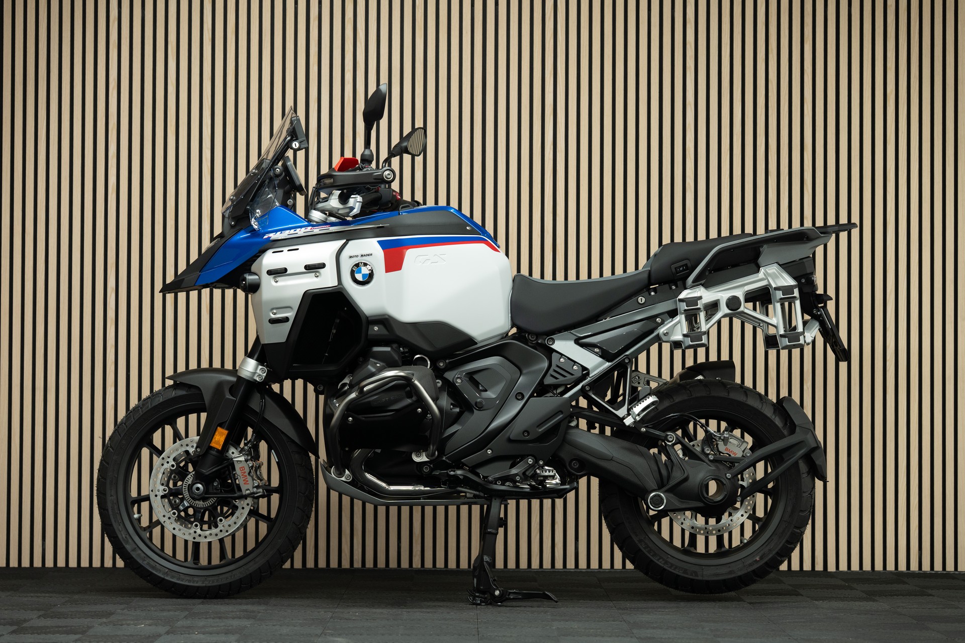 BMW R 1300 GS Adventure mit 0.9% Leasing und CHF 1'500.- Boxer PrĂ€mie đ€đ„-image-1