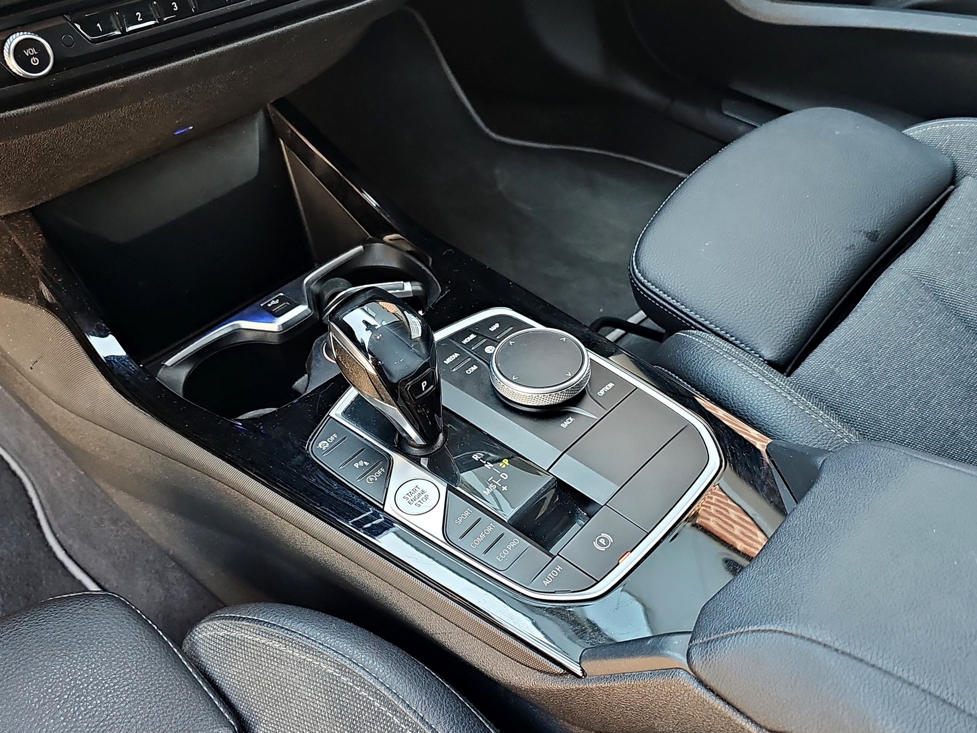 BMW 120i Sport Line Steptronic-image-21