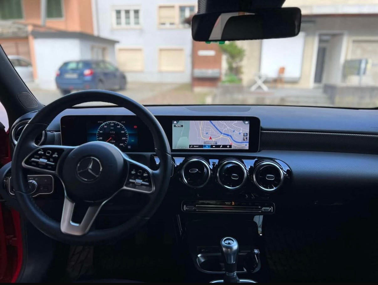 MERCEDES-BENZ A 200 Progressive-image-11