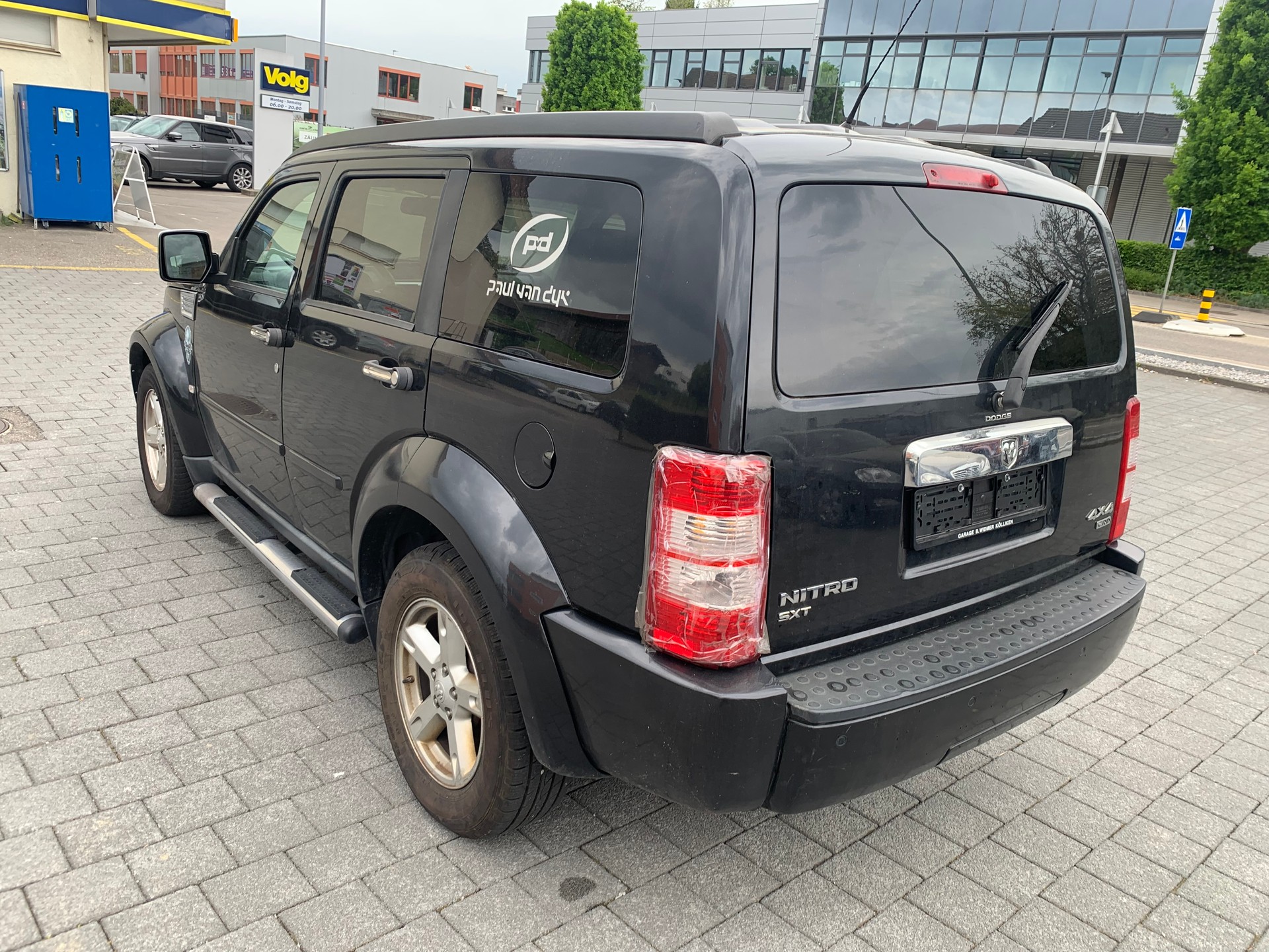 DODGE Nitro 2.8 CRD SXT Automatic-image-2