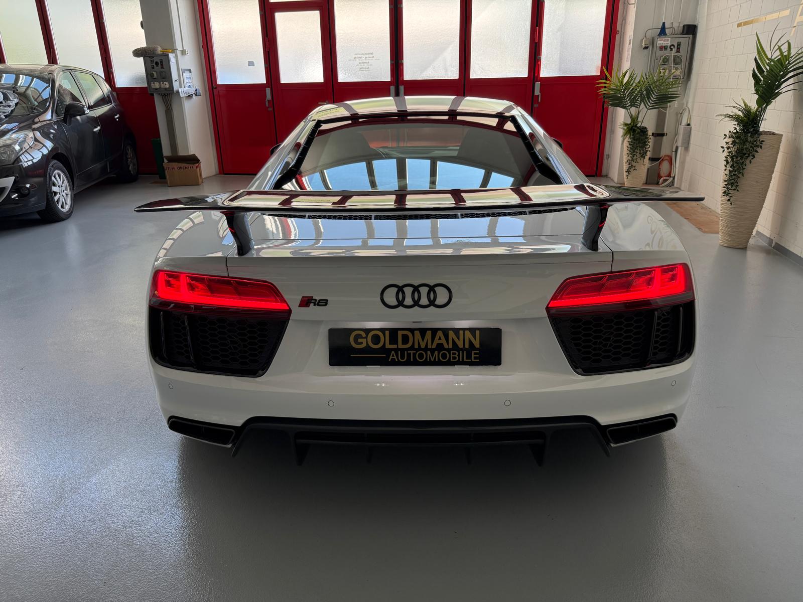 AUDI R8 Coupé 5.2 RWS S-Tronic-image-5