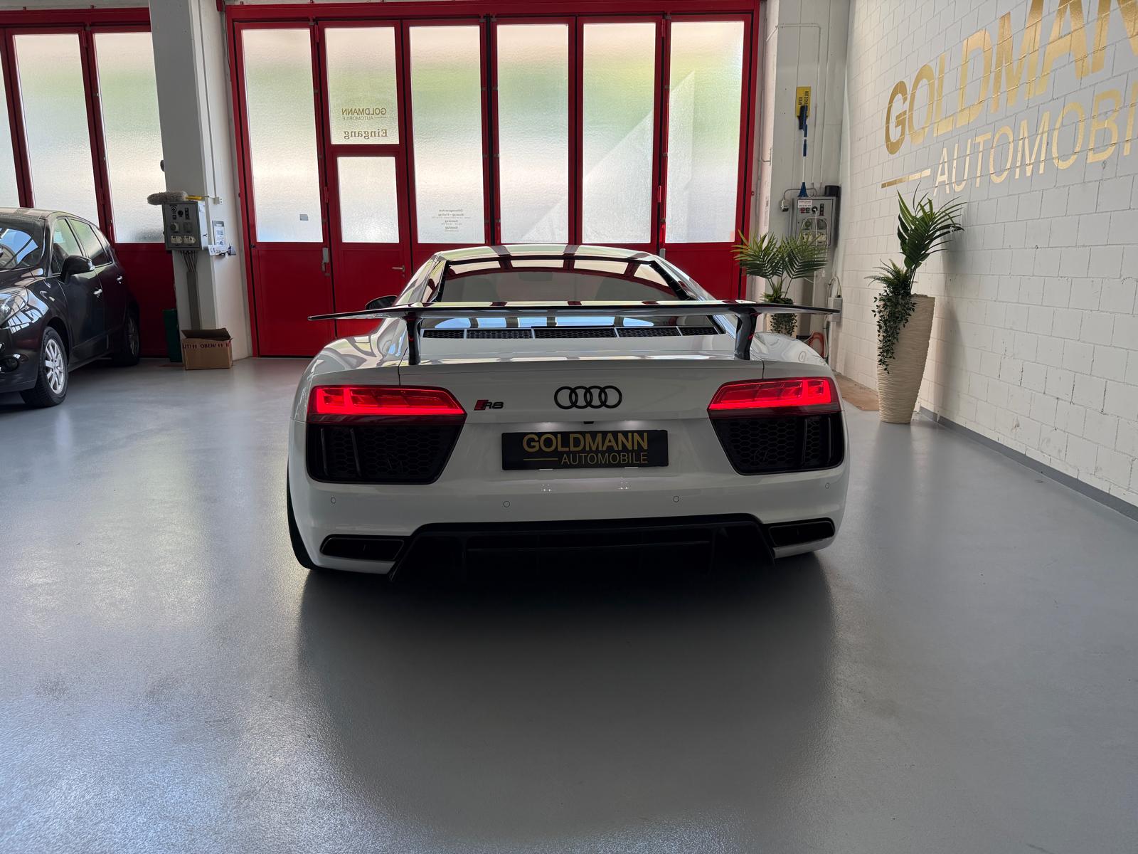 AUDI R8 Coupé 5.2 RWS S-Tronic-image-6
