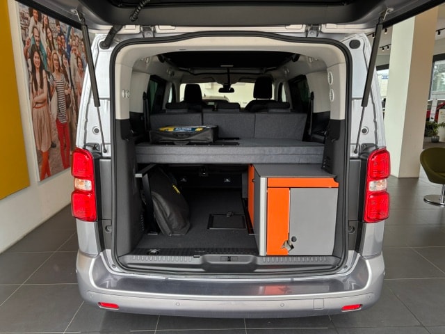 PEUGEOT PANAMA URBAN U11+ TRAVELLER 180CV EAT8-image-9