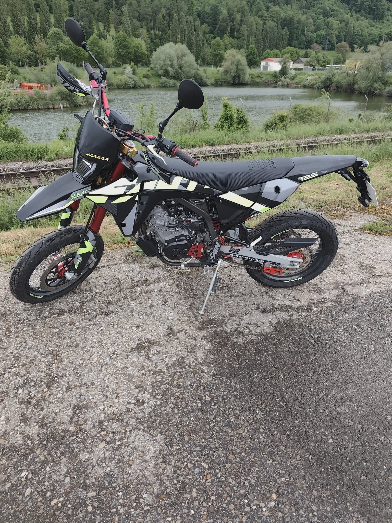 FANTIC XMF 125 Motard-image-1