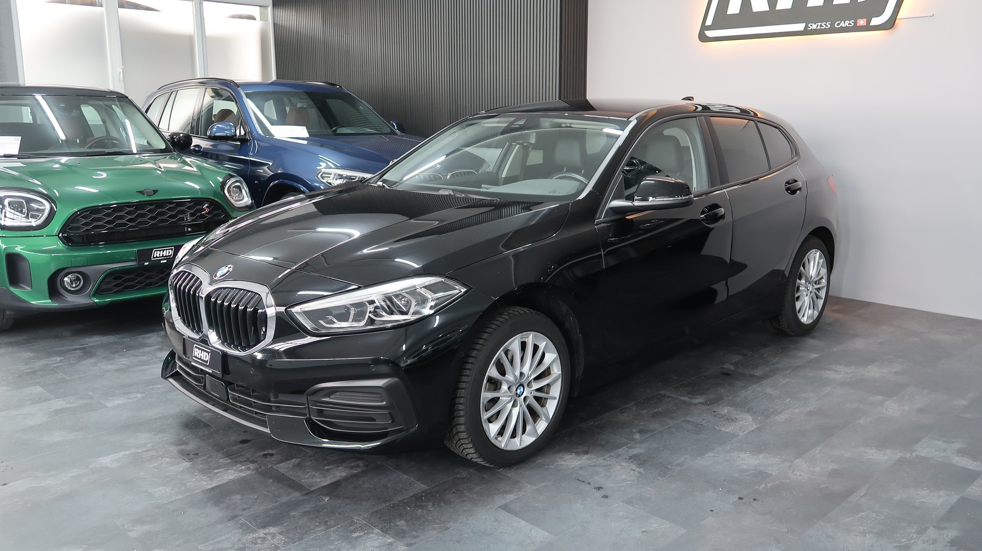 BMW 118i Steptronic / BMW GARANTIE-showroom-element-1