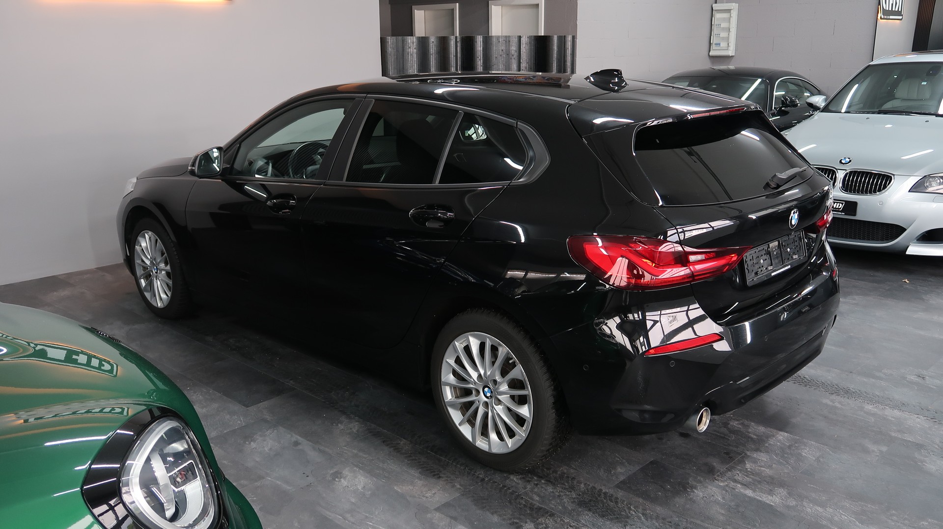 BMW 118i Steptronic / BMW GARANTIE-image-12