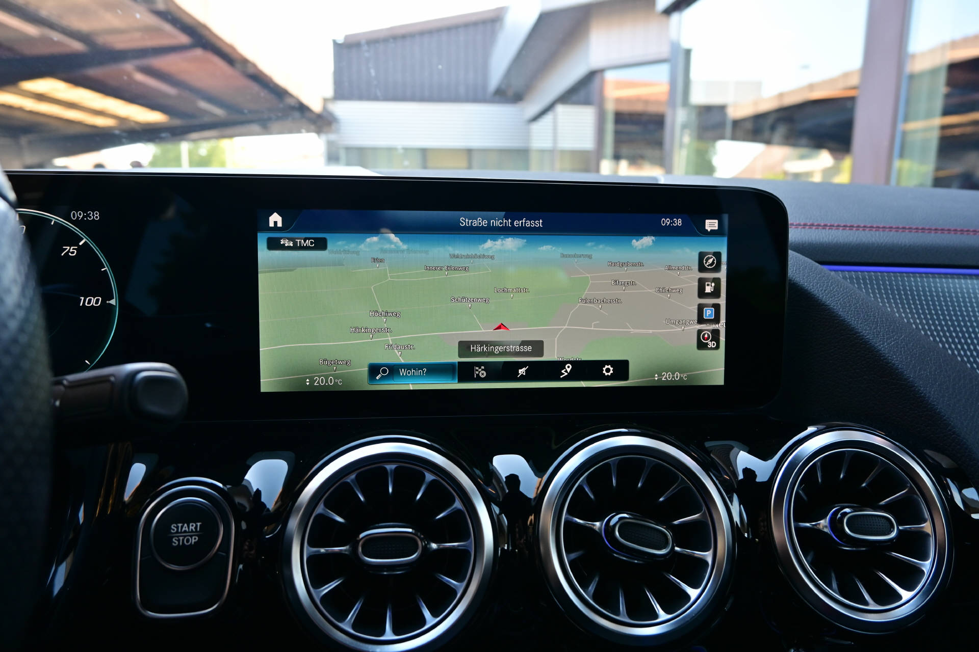 MERCEDES-BENZ EQA 250 AMG Line-image-14