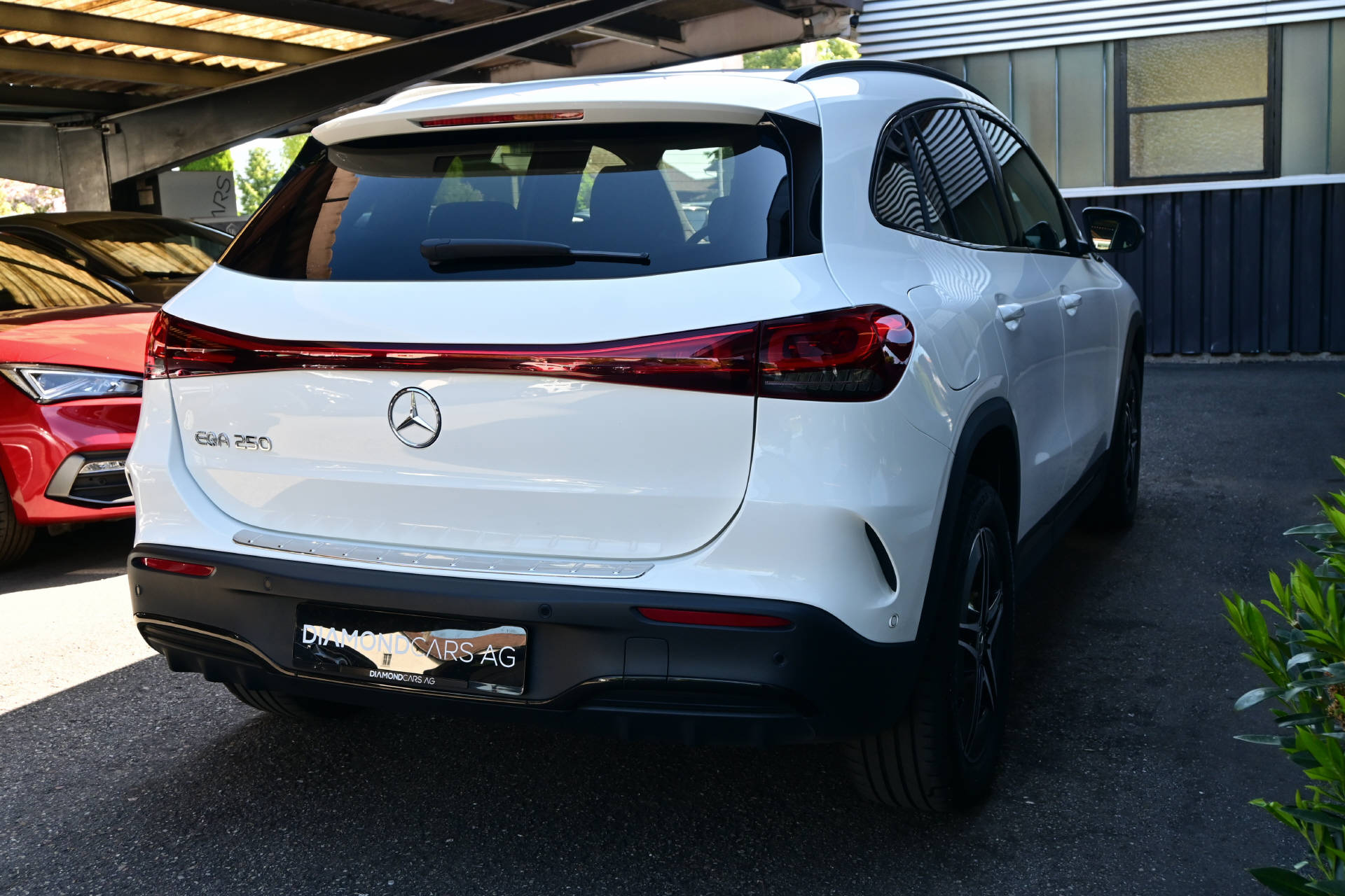MERCEDES-BENZ EQA 250 AMG Line-image-8