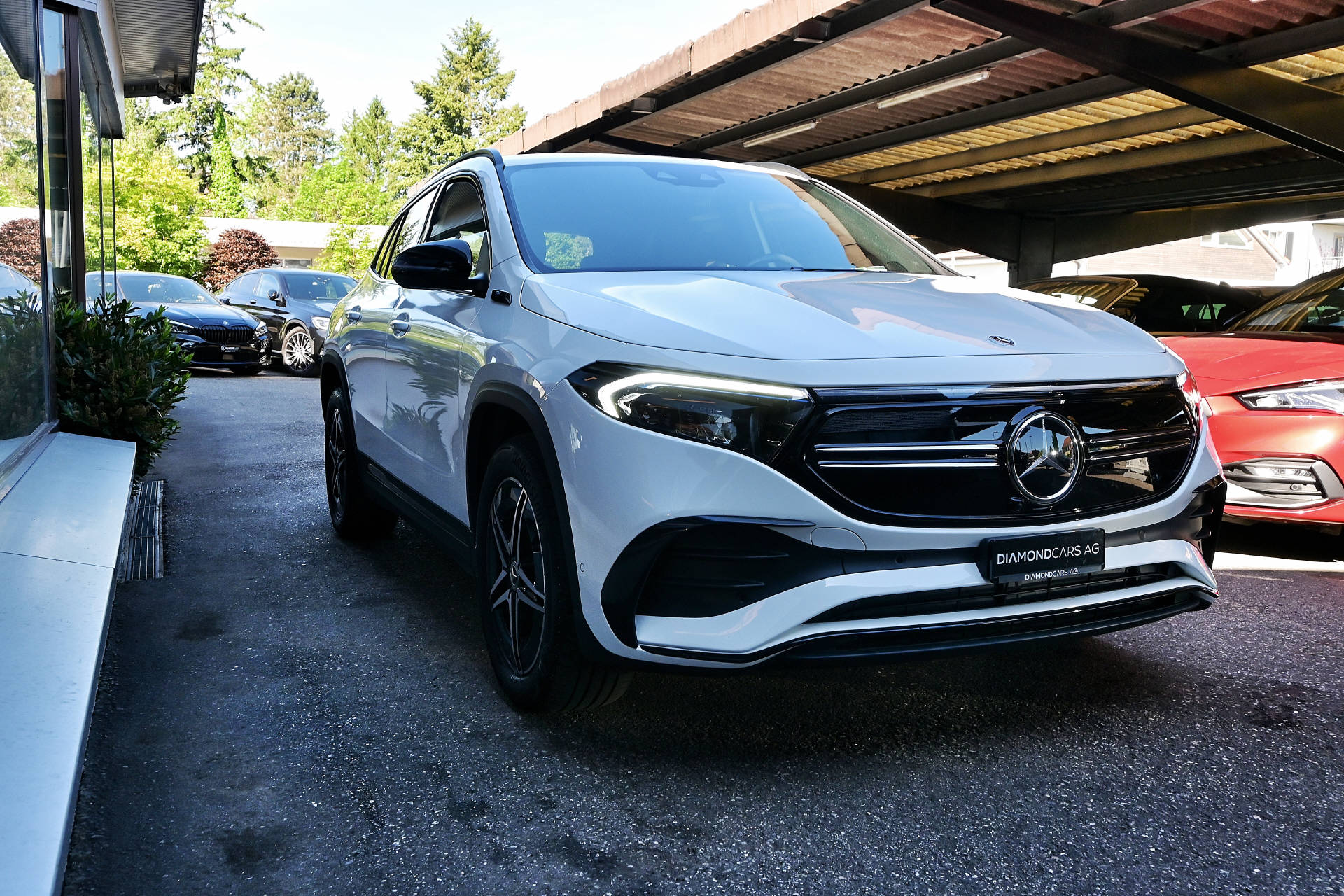 MERCEDES-BENZ EQA 250 AMG Line-showroom-element-2