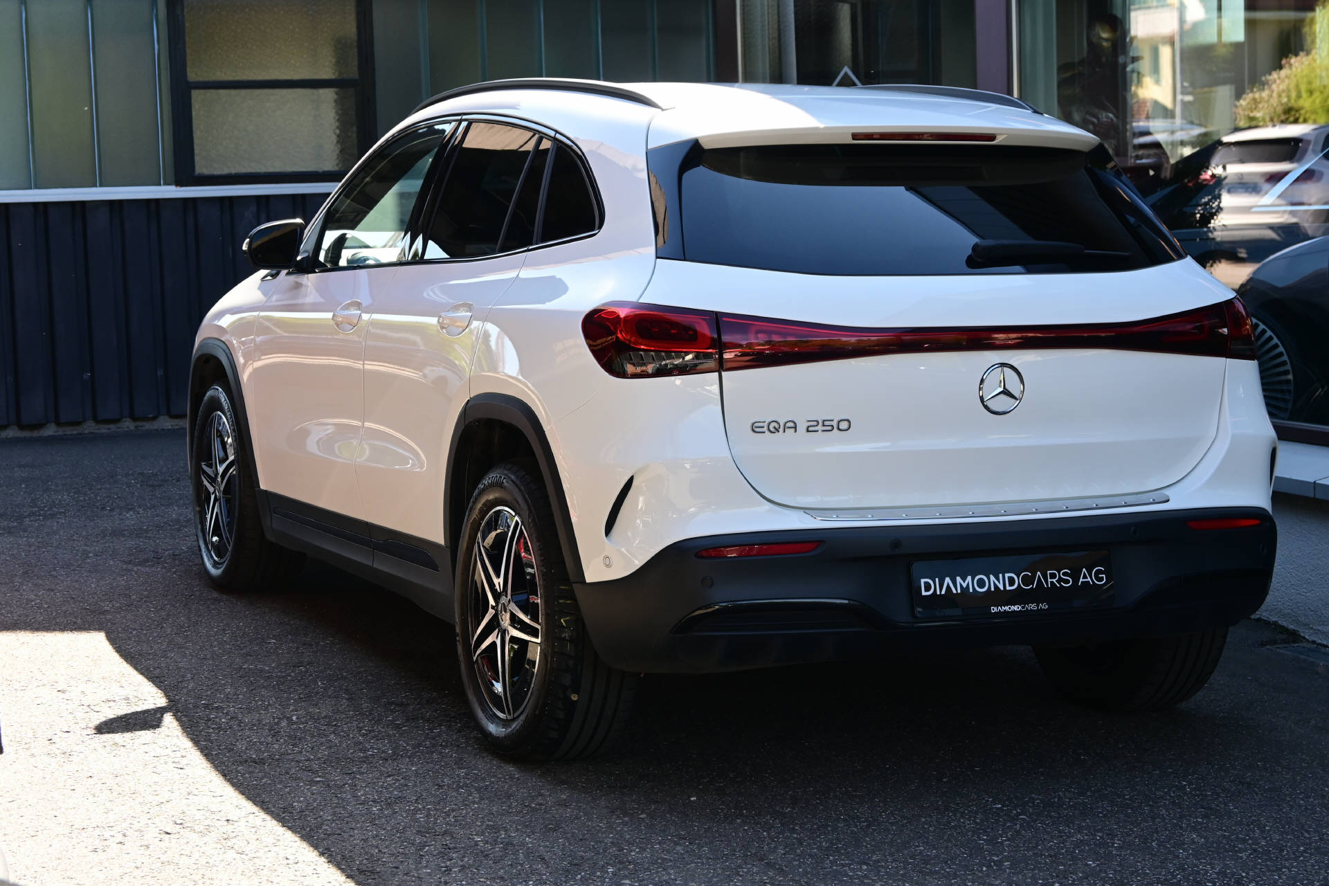 MERCEDES-BENZ EQA 250 AMG Line-image-6