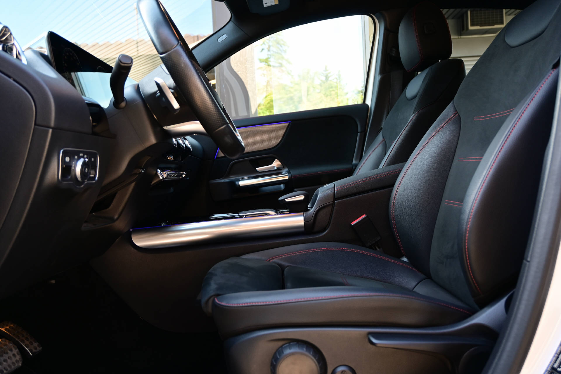 MERCEDES-BENZ EQA 250 AMG Line-image-15