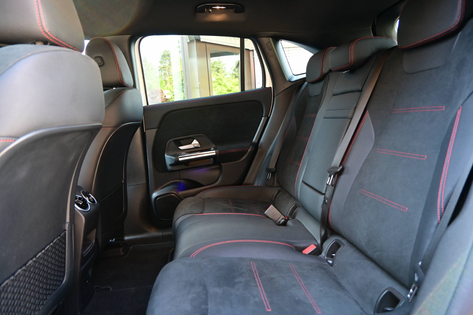 MERCEDES-BENZ EQA 250 AMG Line-image-20