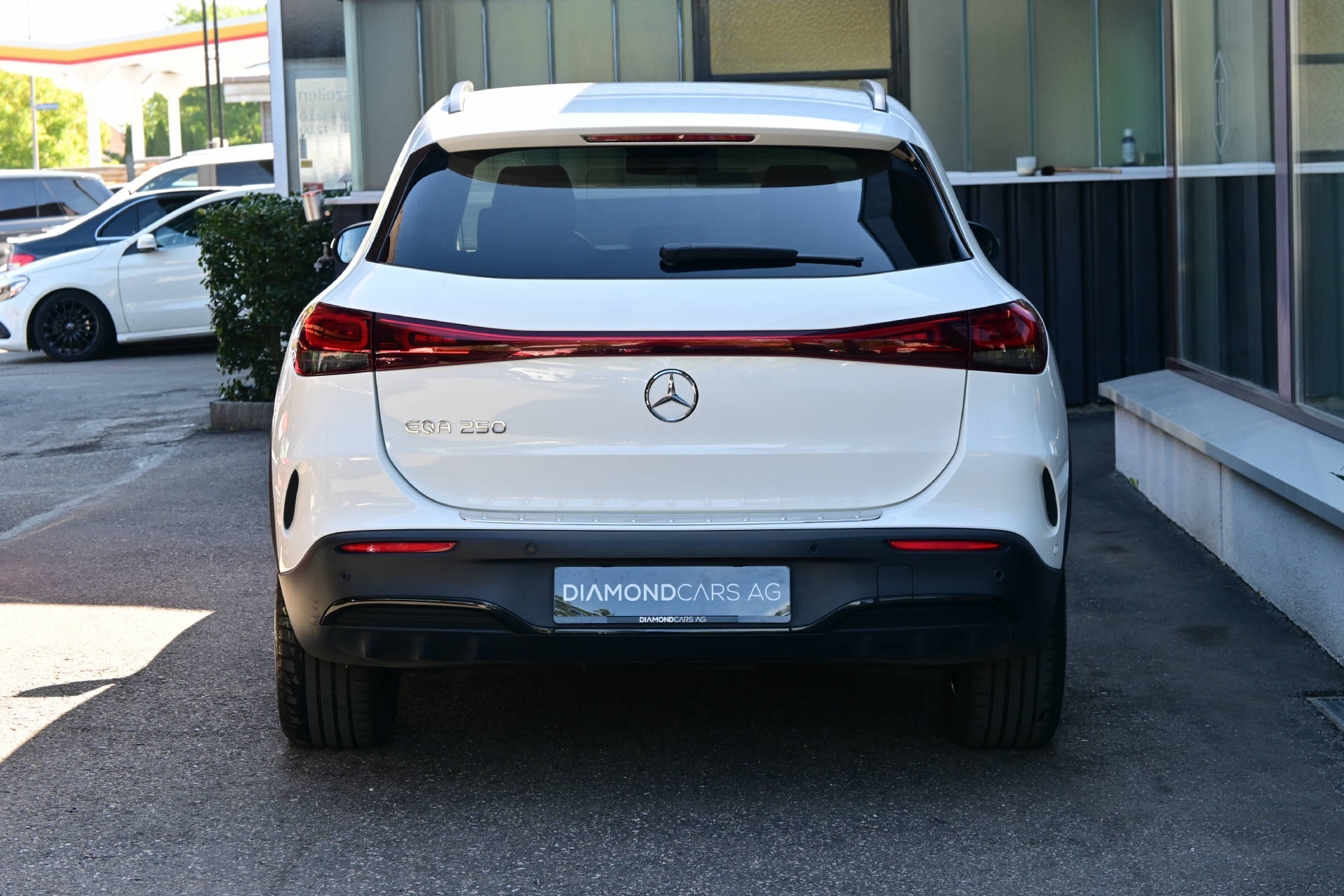 MERCEDES-BENZ EQA 250 AMG Line-image-7