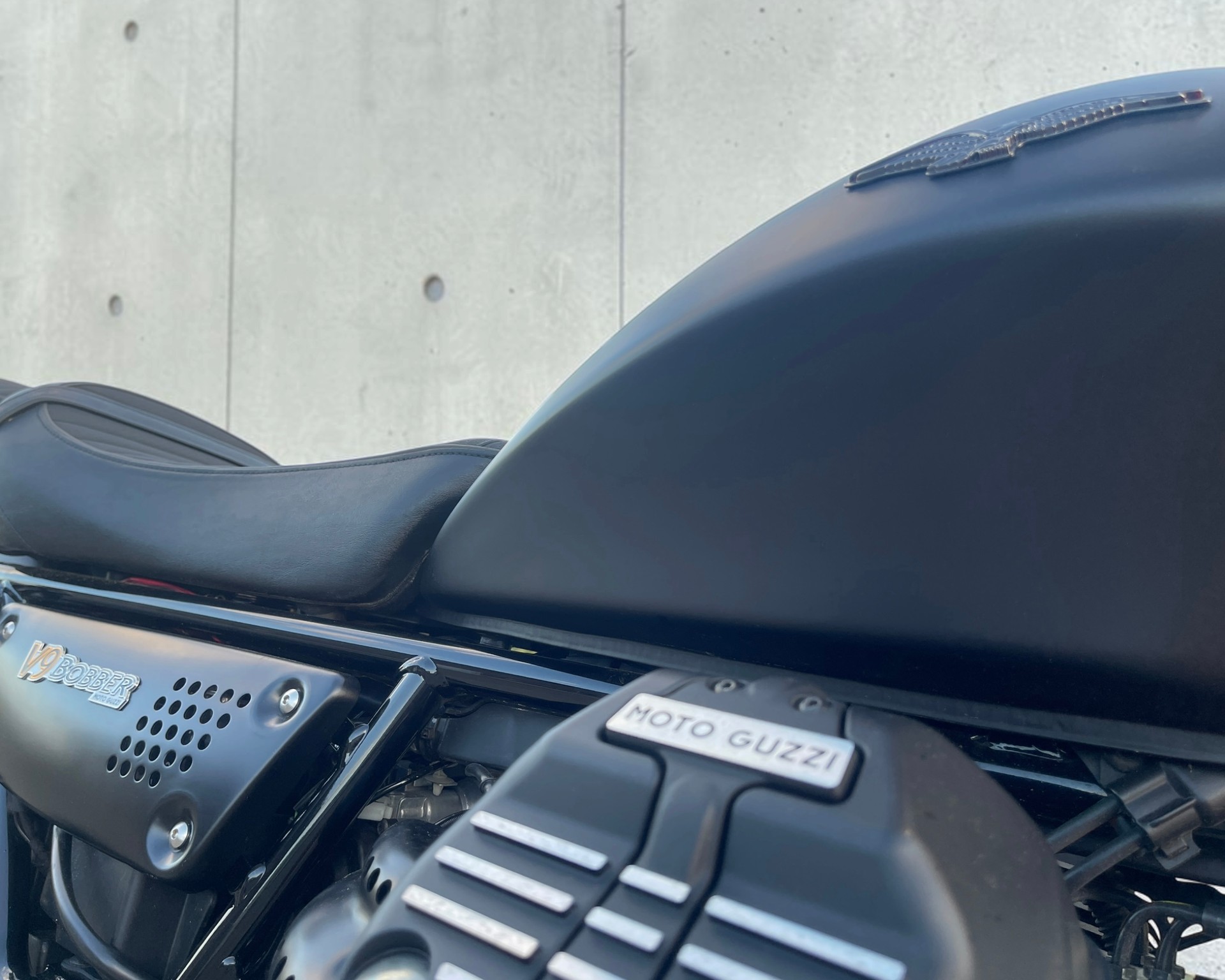 MOTO GUZZI V9 Bobber 850 ABS-image-2