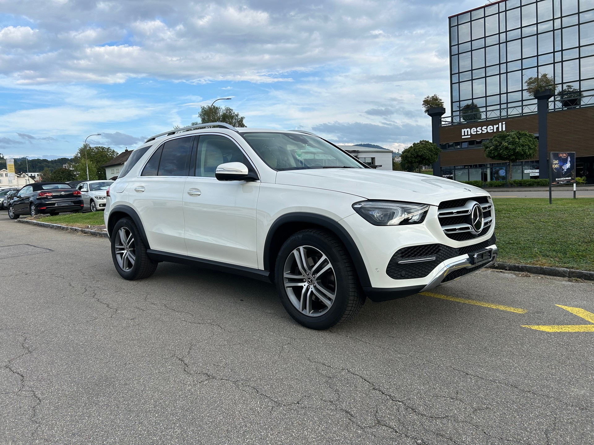 MERCEDES-BENZ GLE 350 d 4Matic 9G-Tronic-showroom-element-3