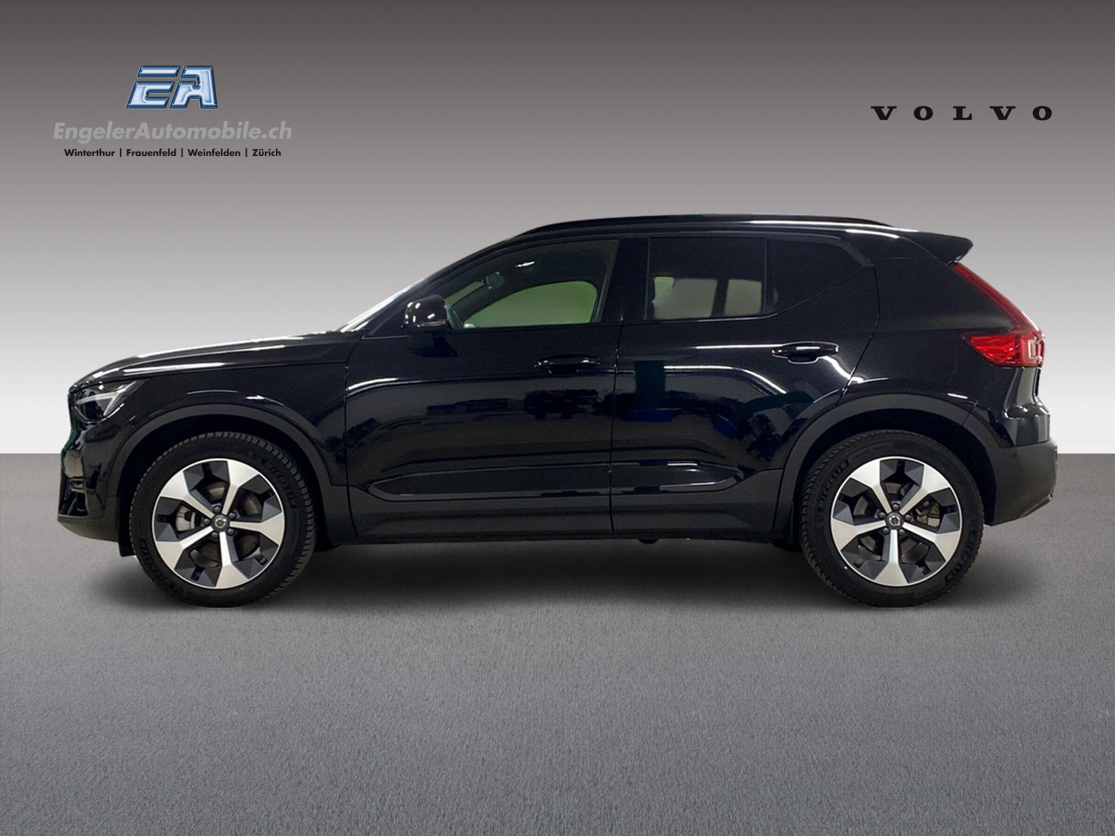 VOLVO XC40 2.0 B3 MH Plus Dark-showroom-element-1