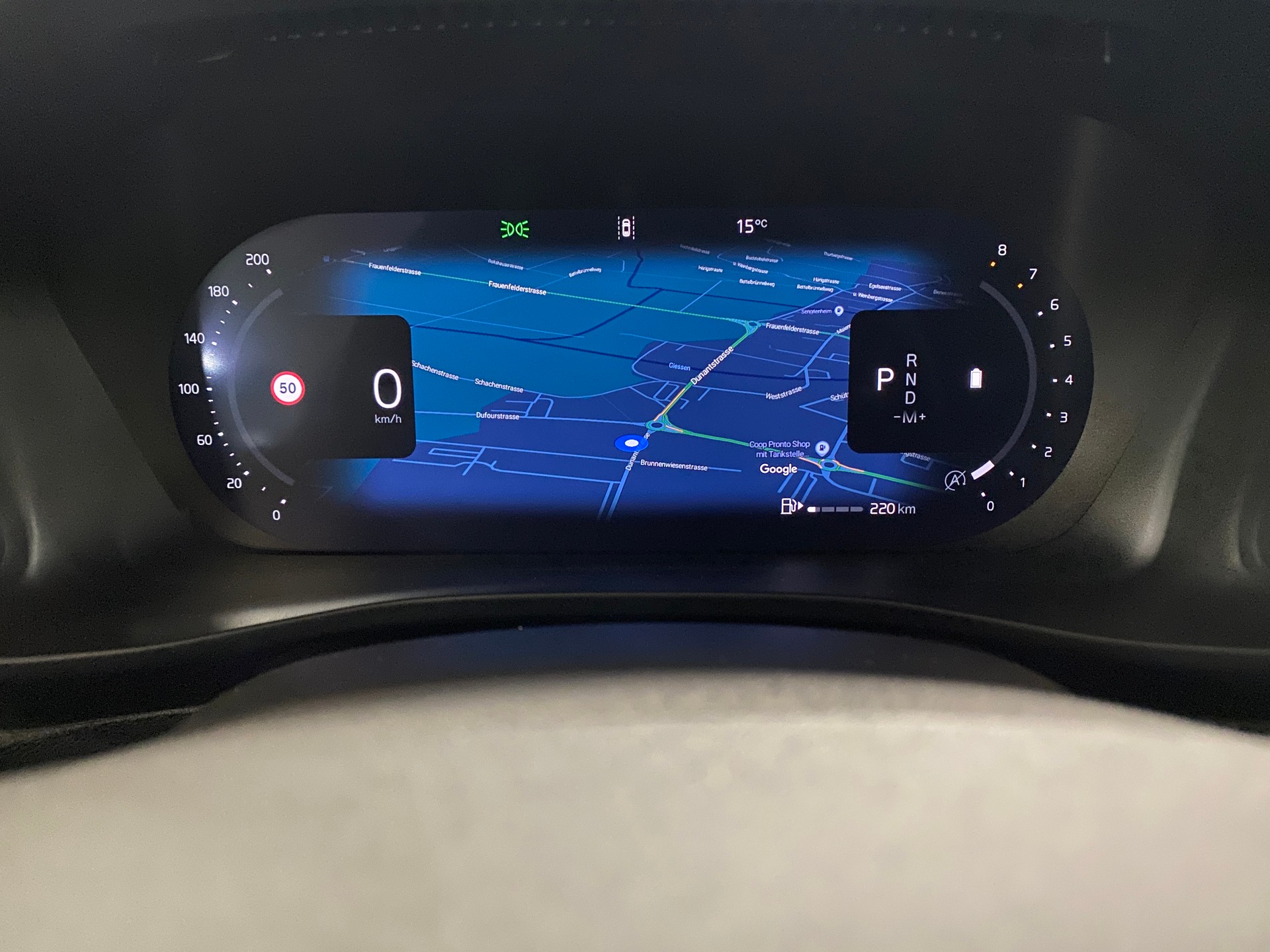 VOLVO XC40 2.0 B3 MH Plus Dark-image-10