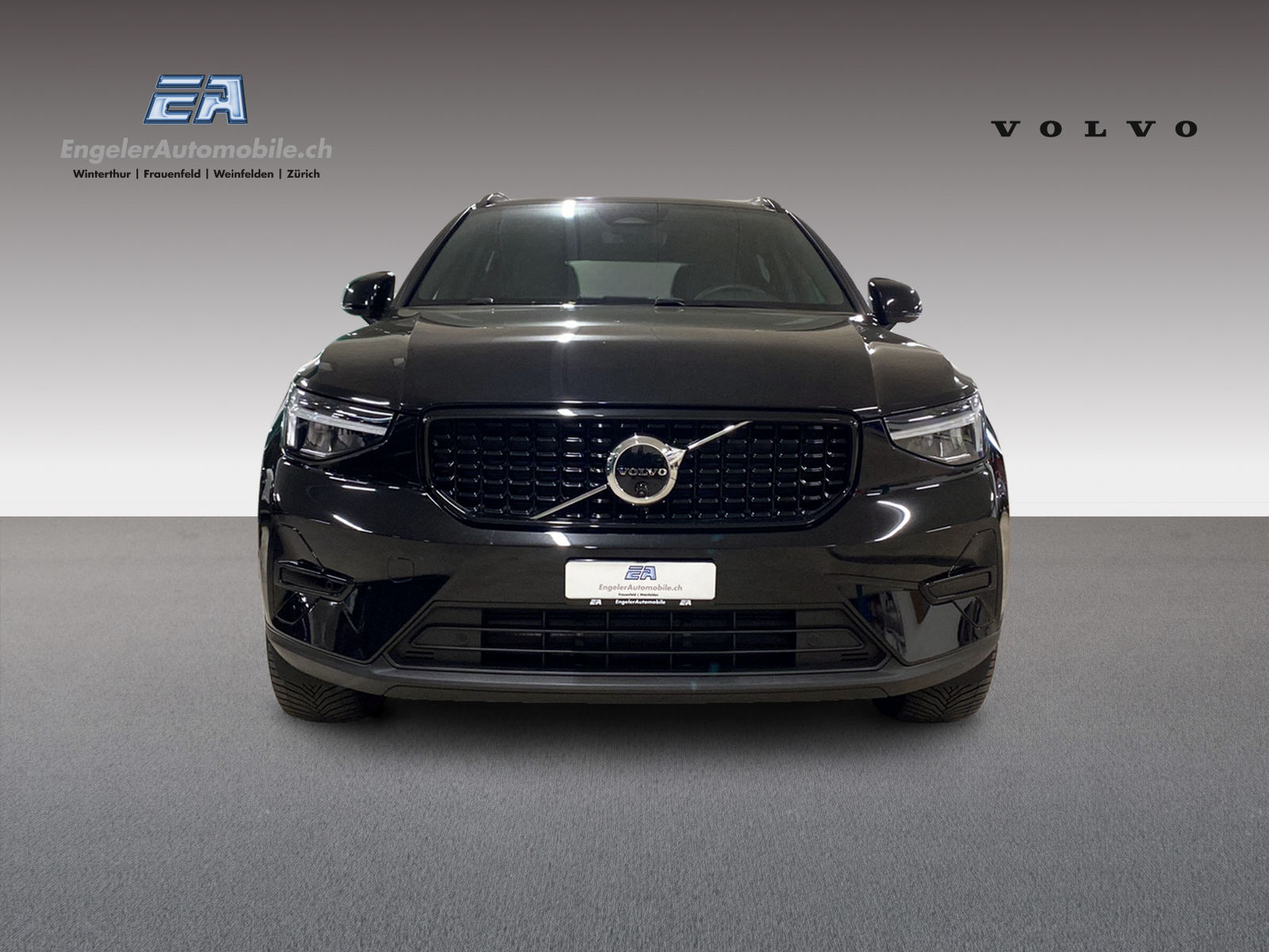 VOLVO XC40 2.0 B3 MH Plus Dark-showroom-element-2