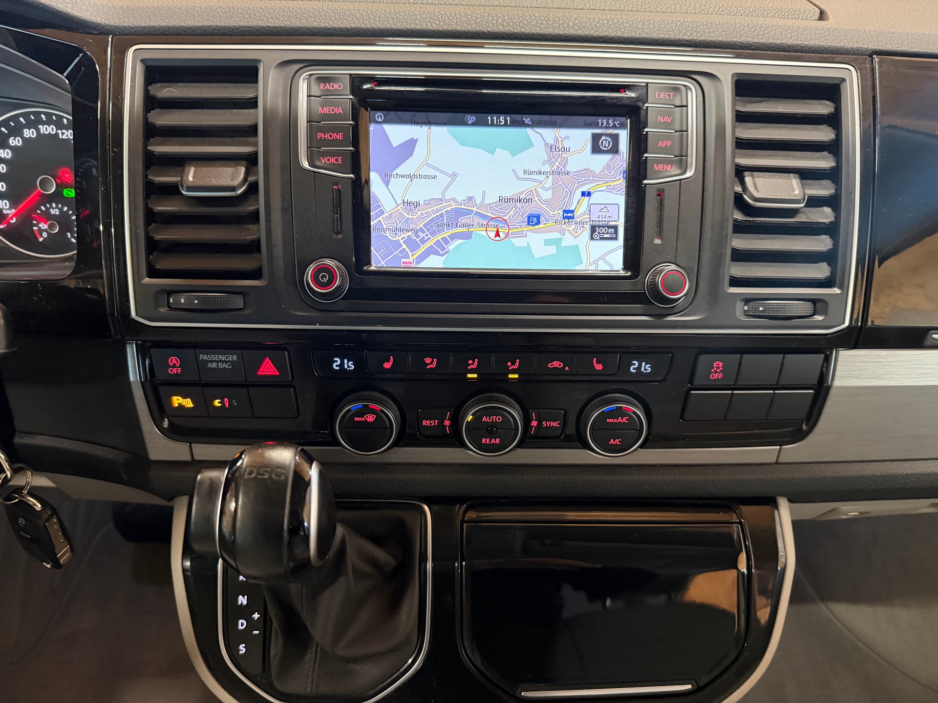 VW T6 California 2.0 Bi-TDI Ocean BLUE 4Motion DSG-image-12