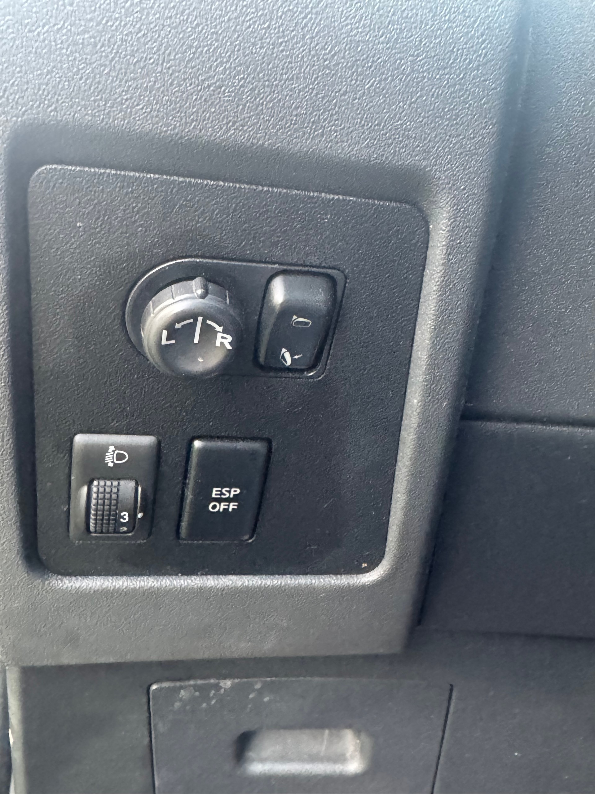 NISSAN Qashqai 2.0 4WD visia-image-13