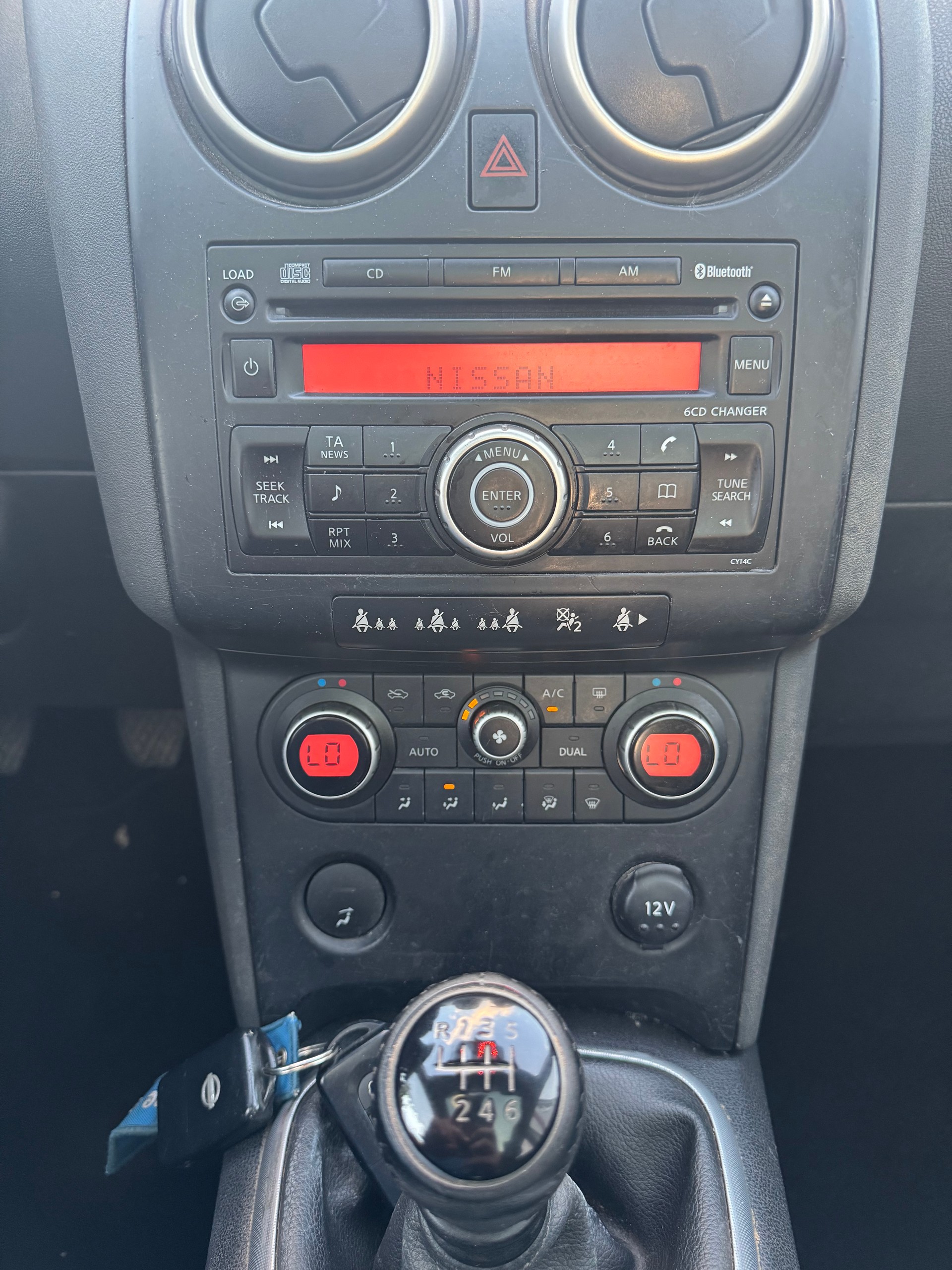 NISSAN Qashqai 2.0 4WD visia-image-11