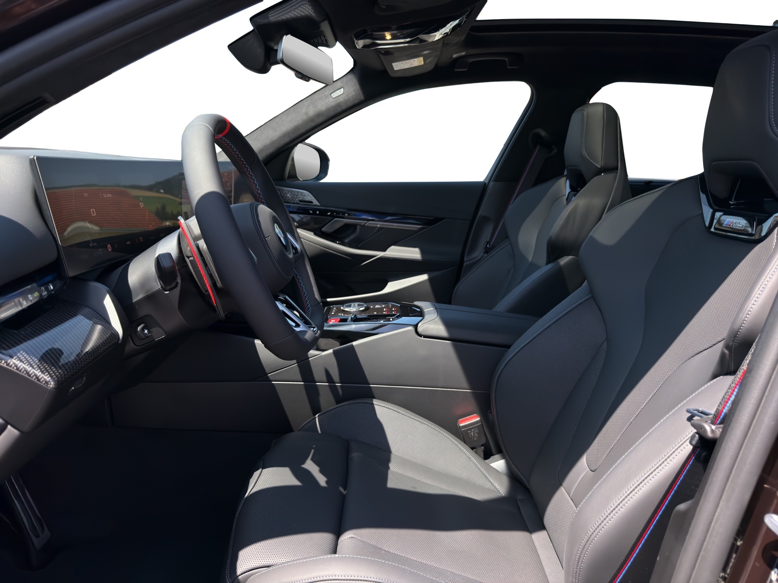 BMW M5 xDrive Touring-image-8