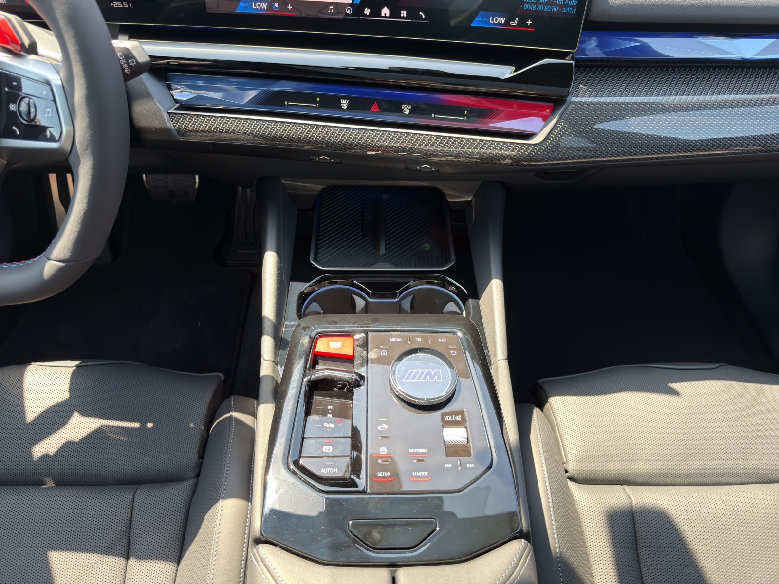BMW M5 xDrive Touring-image-12