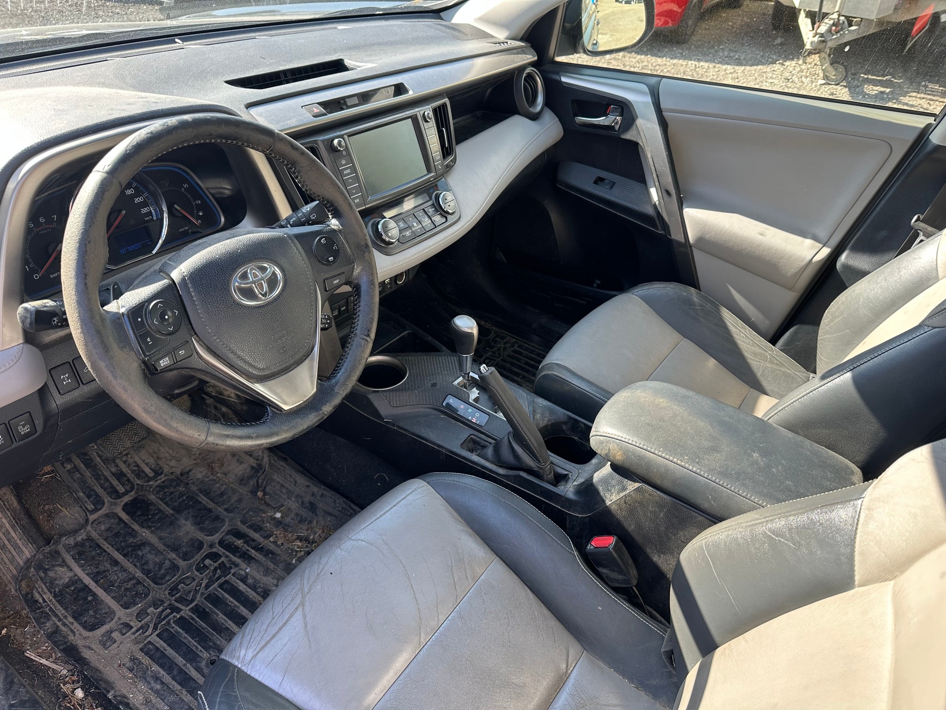 TOYOTA RAV-4 2.2D-CAT Sol Premium AT-image-4
