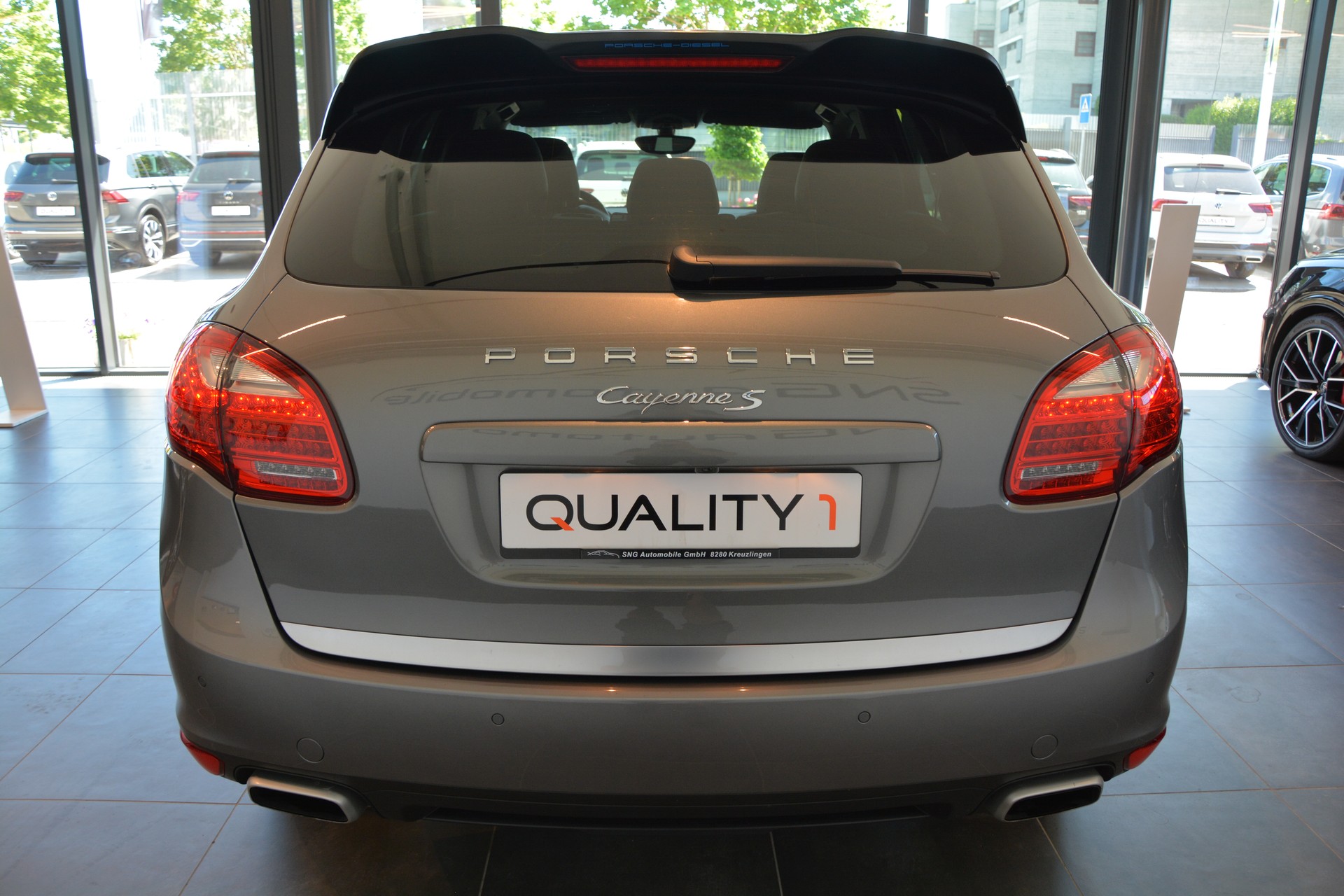 PORSCHE Cayenne S Diesel-image-4