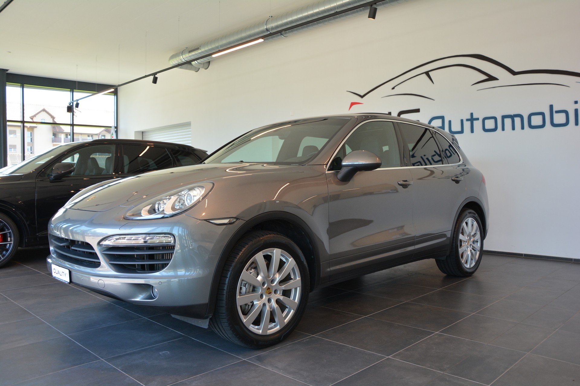 PORSCHE Cayenne S Diesel-showroom-element-1
