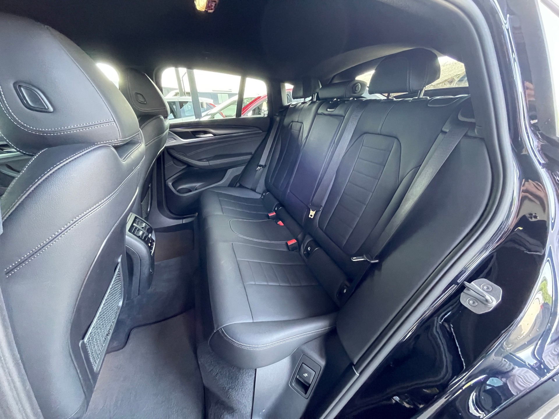 BMW X4 xDrive 30d M Sport X Steptronic-image-13