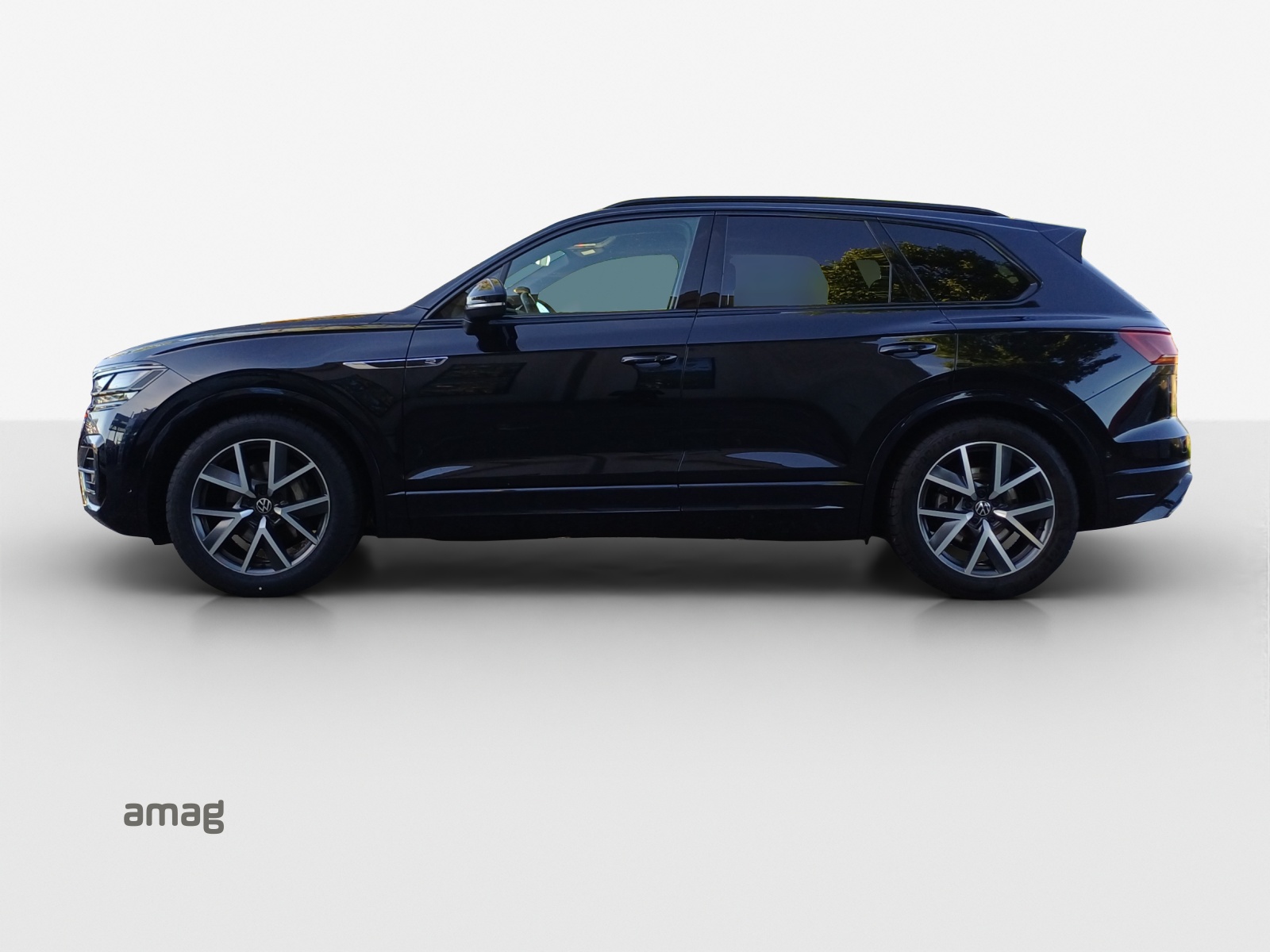 VW Touareg 3.0 TDI R Line Tiptronic-showroom-element-1