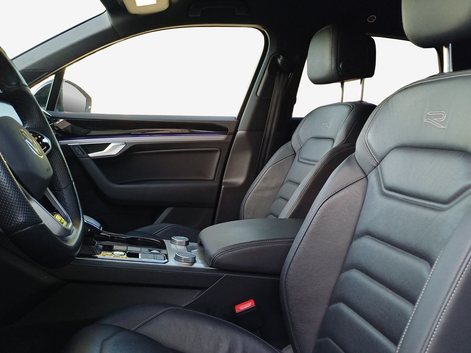 VW Touareg 3.0 TDI R Line Tiptronic-image-7