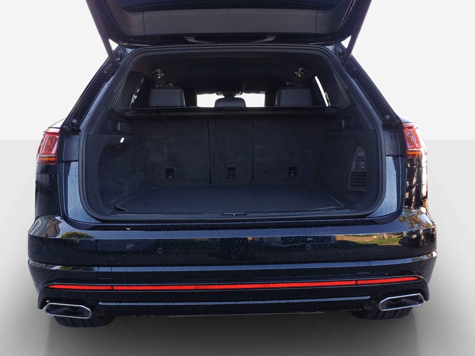 VW Touareg 3.0 TDI R Line Tiptronic-image-12