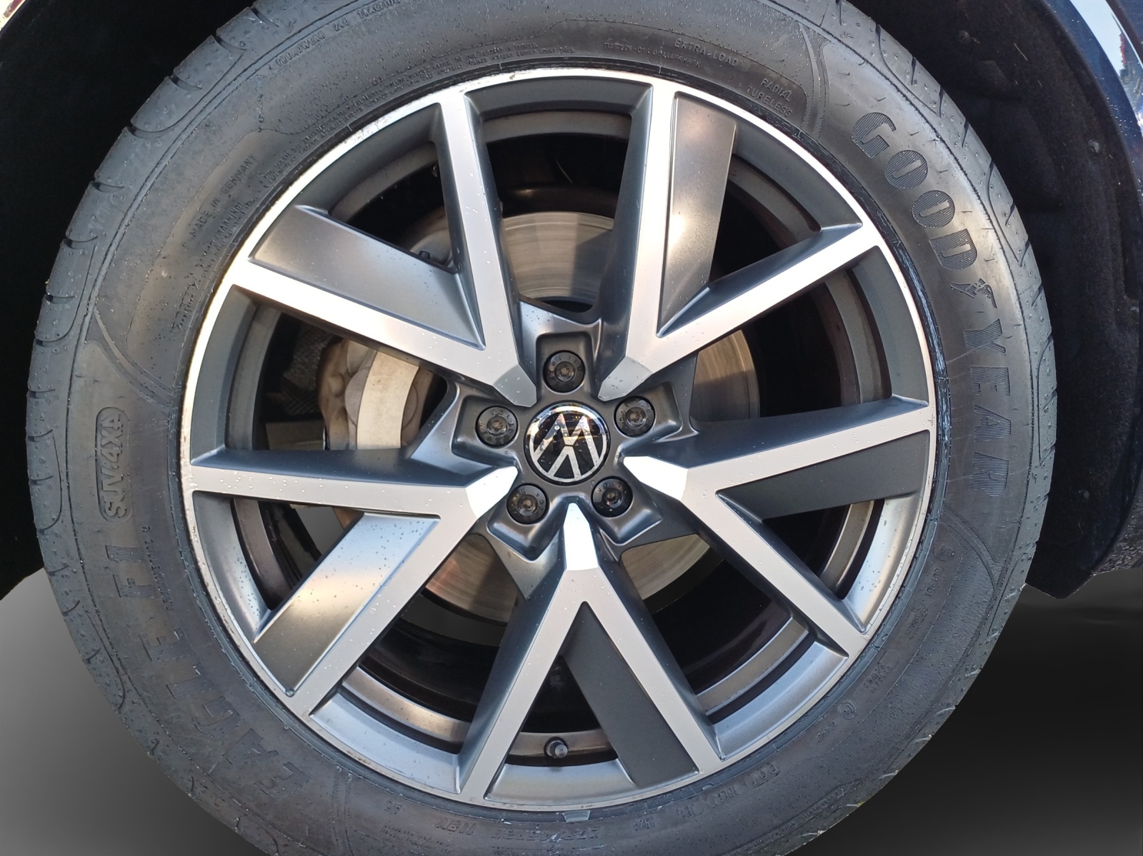 VW Touareg 3.0 TDI R Line Tiptronic-image-13