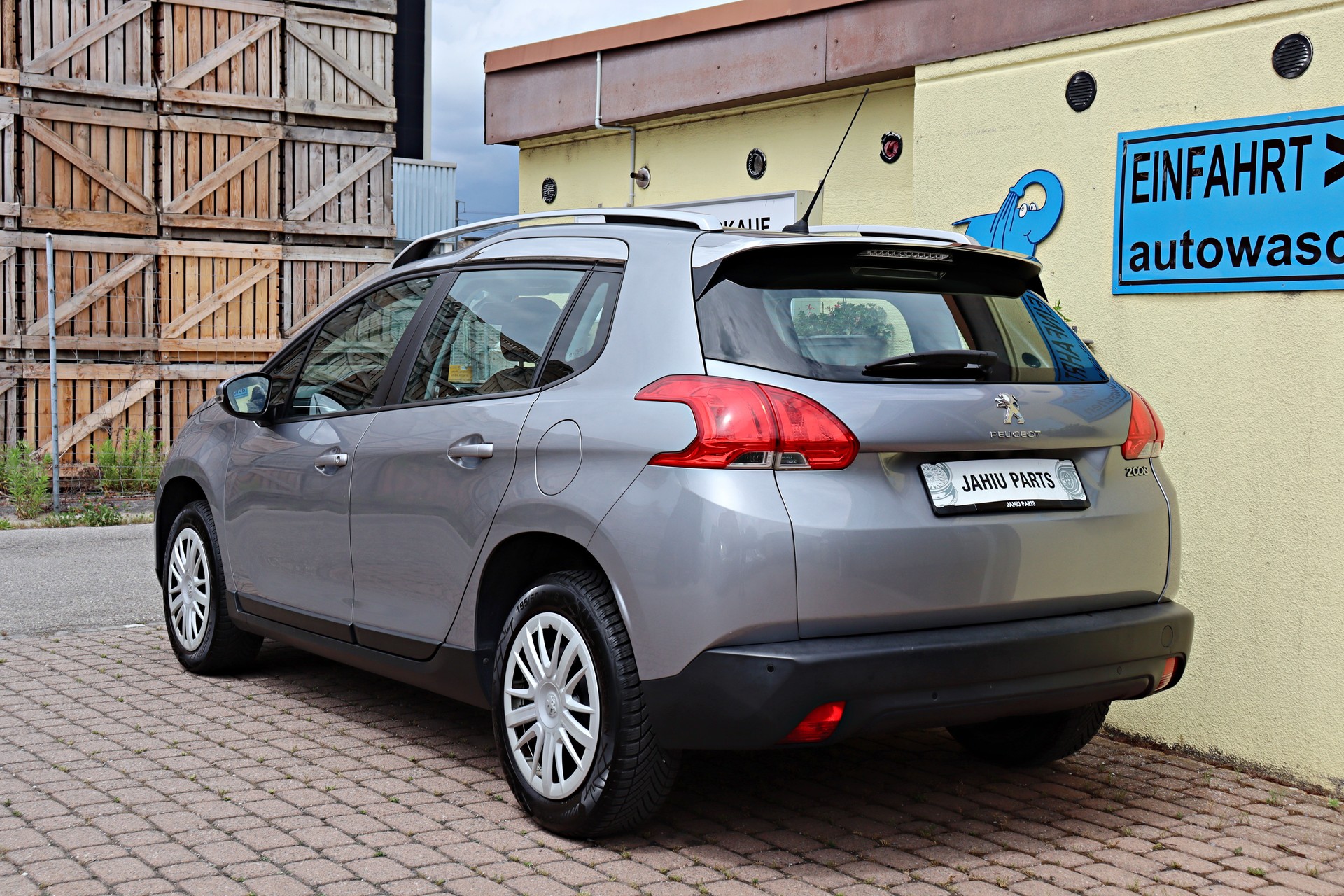PEUGEOT 2008 1.2 VTI Style-image-2