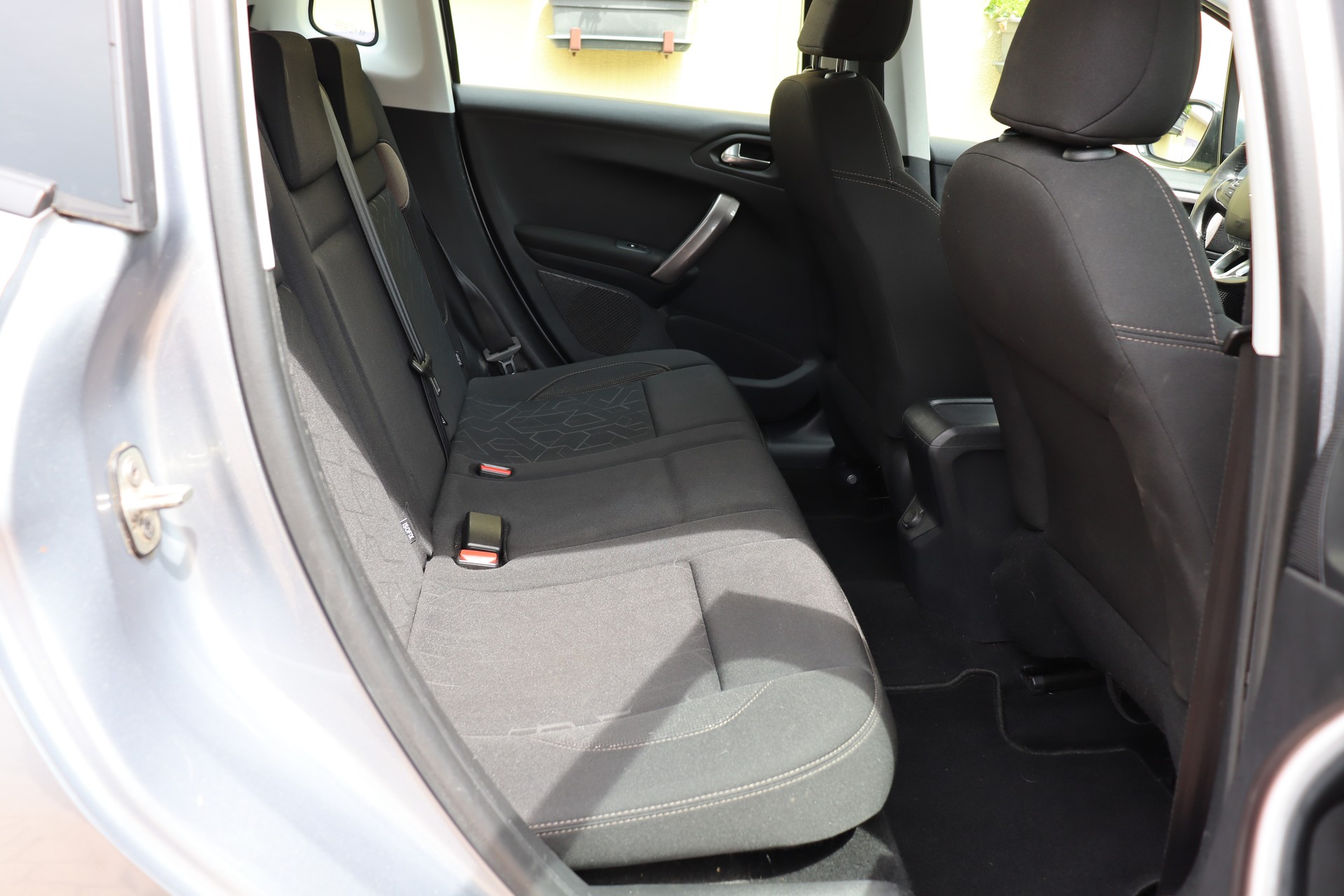 PEUGEOT 2008 1.2 VTI Style-image-13