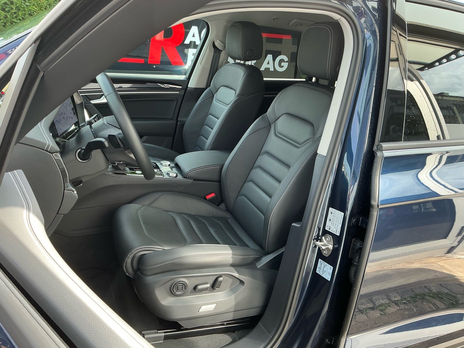 VW Touareg 3.0 TDI 231PS 4MOTION ***INNOVISIONS COCKPIT & ANHÄNGEKUPPLUNG ***-image-7