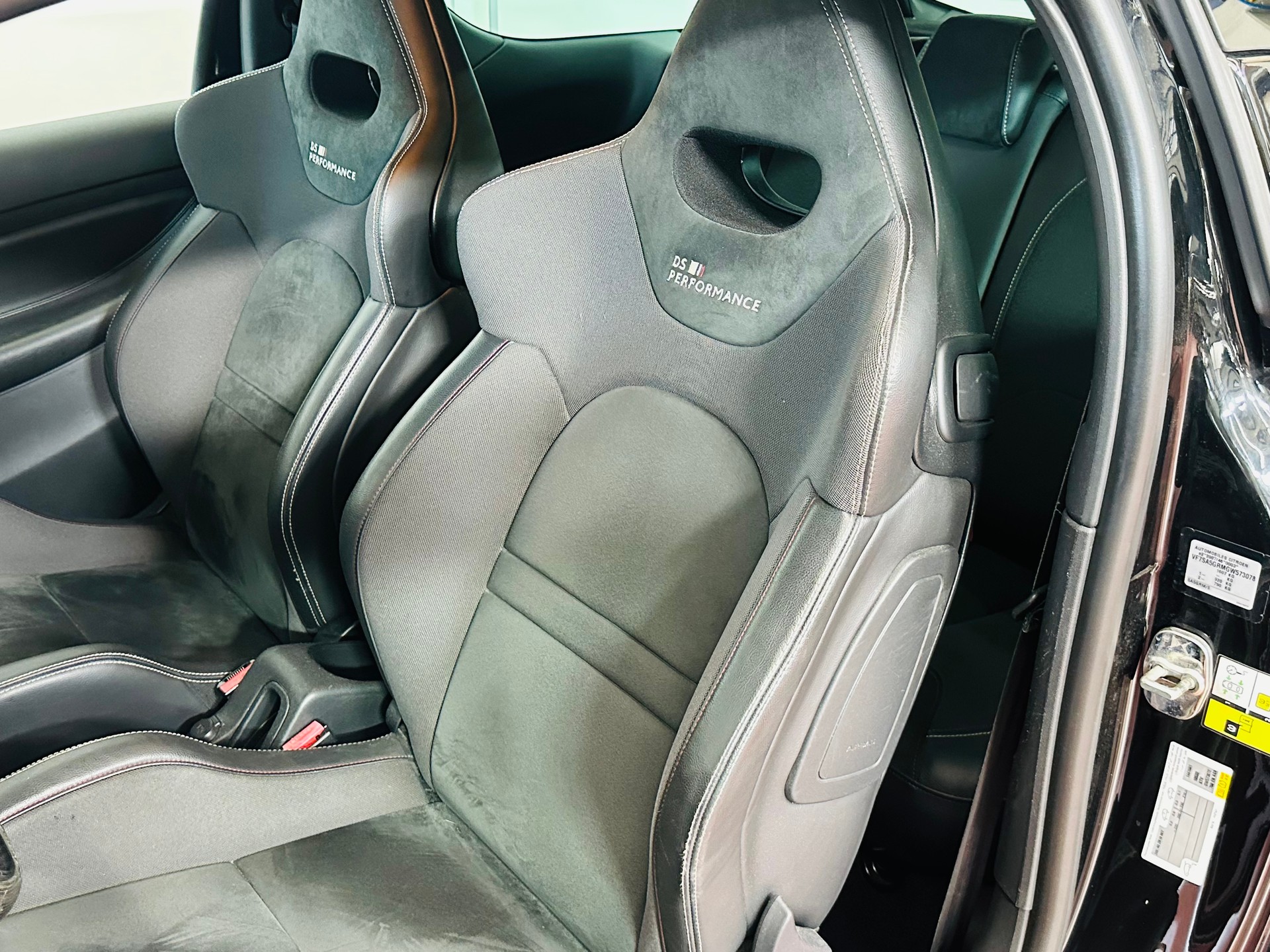 DS AUTOMOBILES DS 3 1.6 THP Performance-image-11