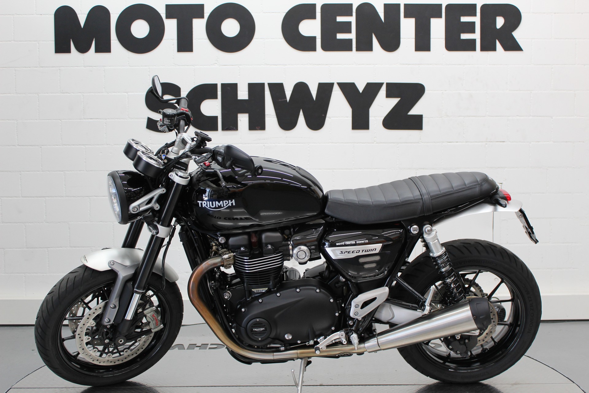 TRIUMPH Speed Twin 1200-image-5