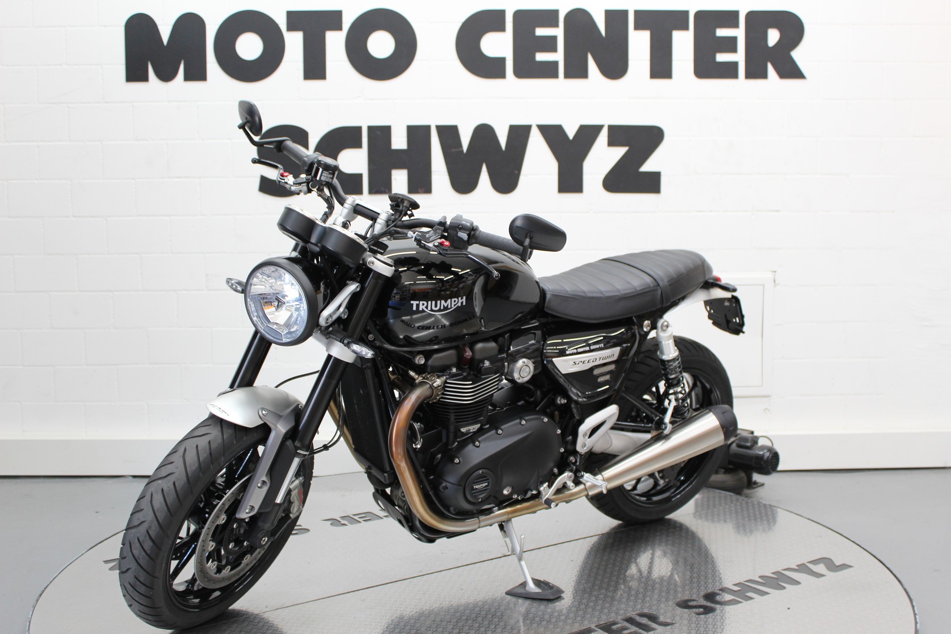 TRIUMPH Speed Twin 1200-image-4