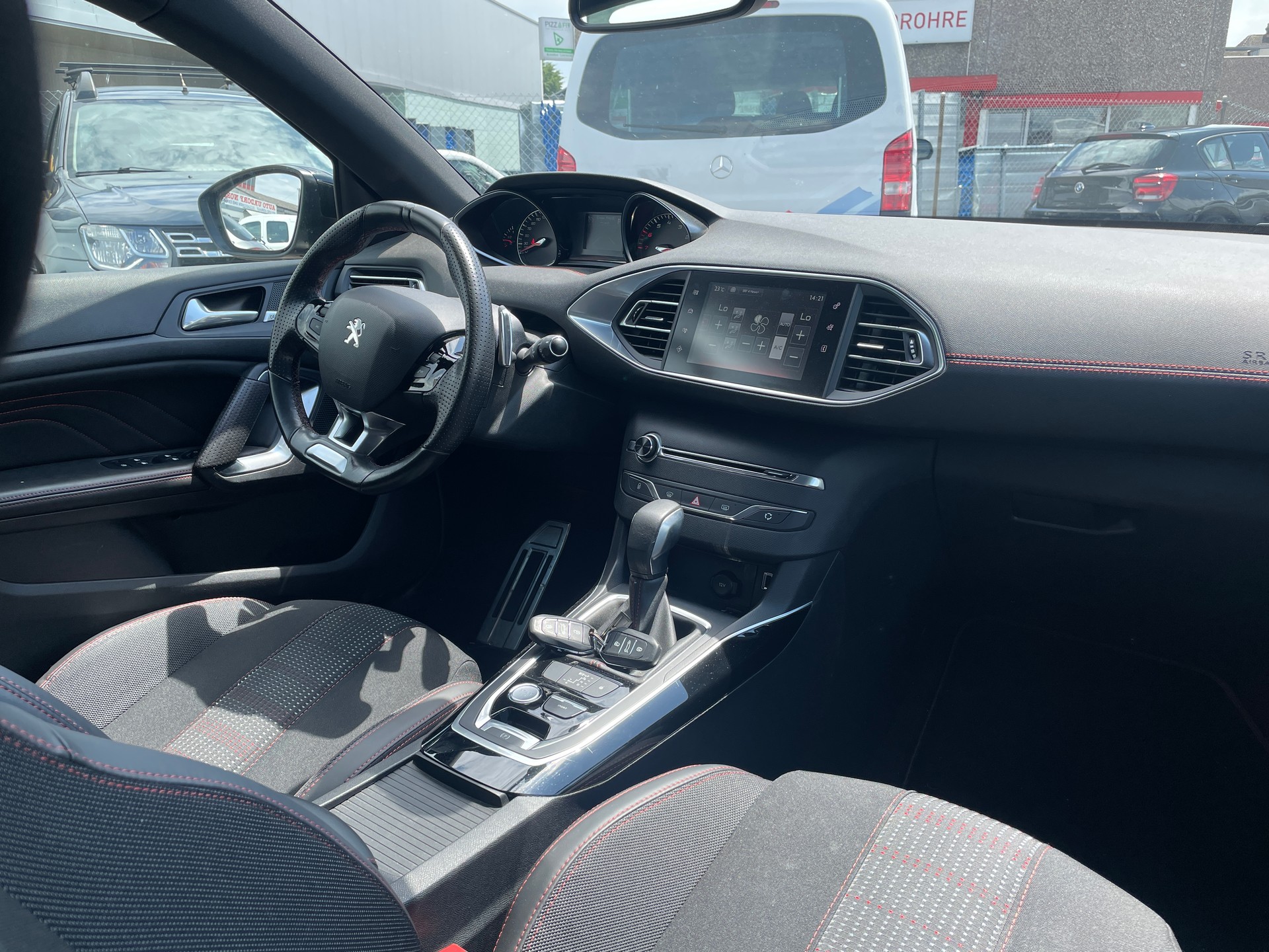 PEUGEOT 308 SW 1.2 THP GT Line Automatic-image-10