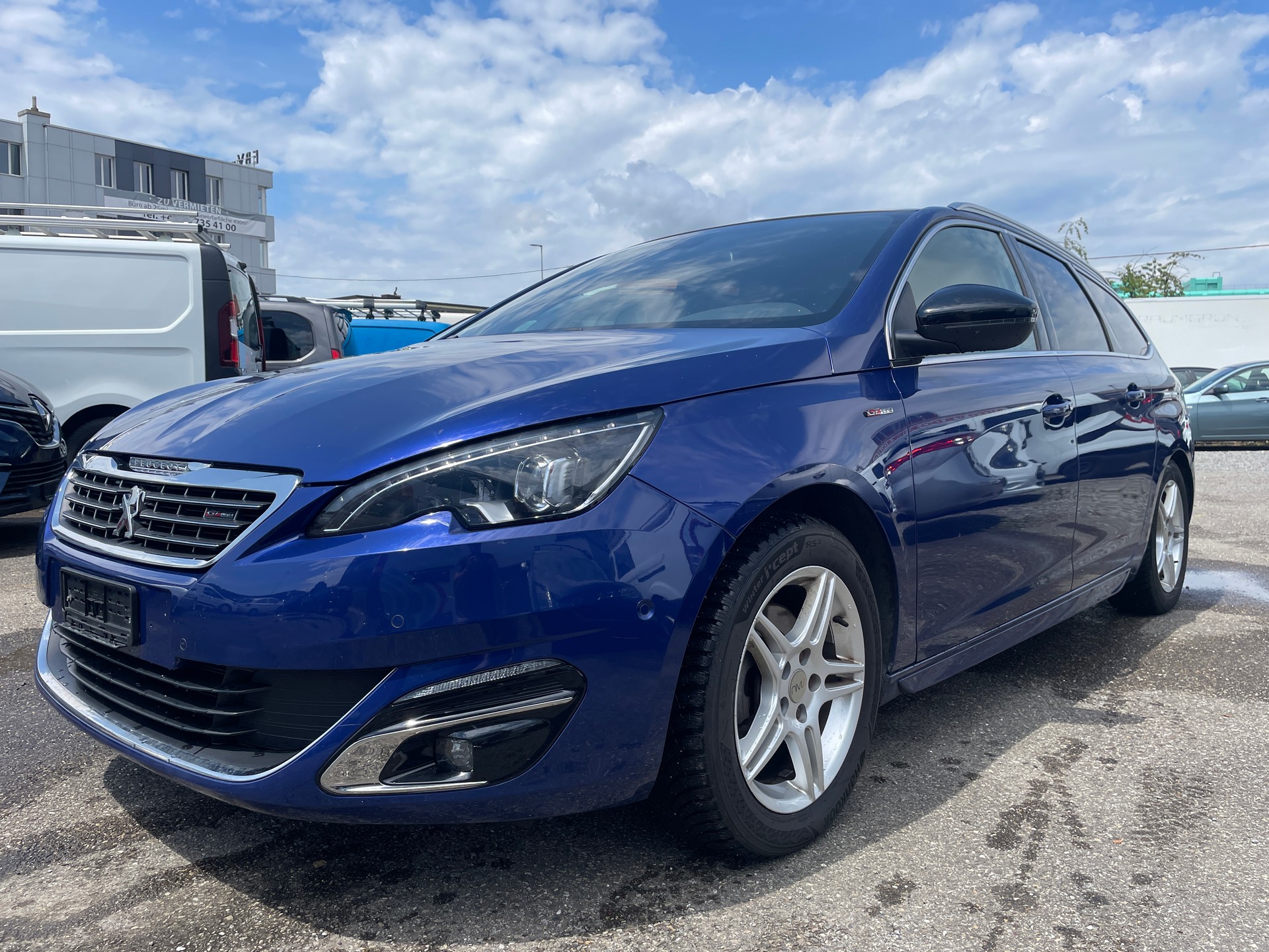PEUGEOT 308 SW 1.2 THP GT Line Automatic-image-2