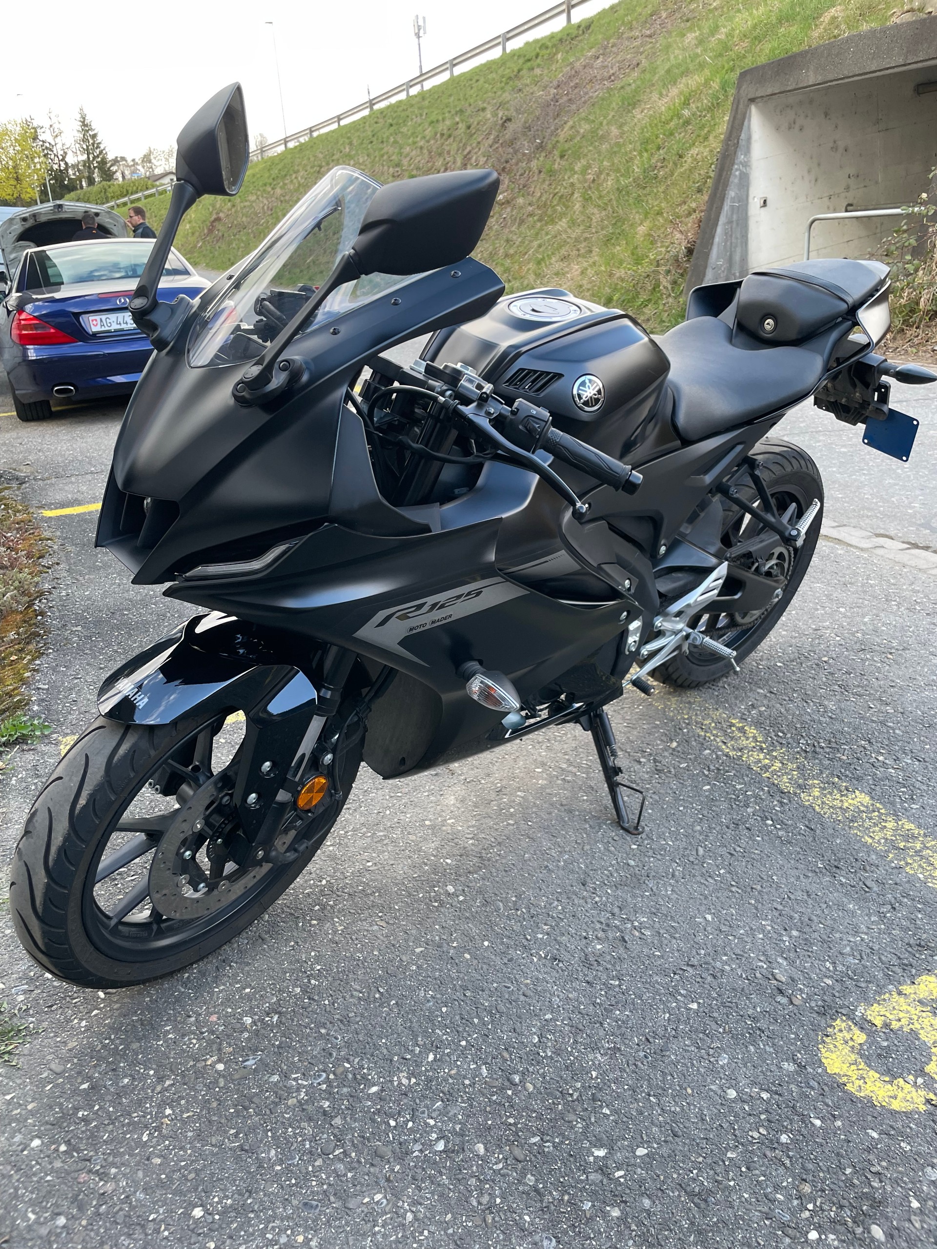 YAMAHA YZF-R 125 ABS-image-0