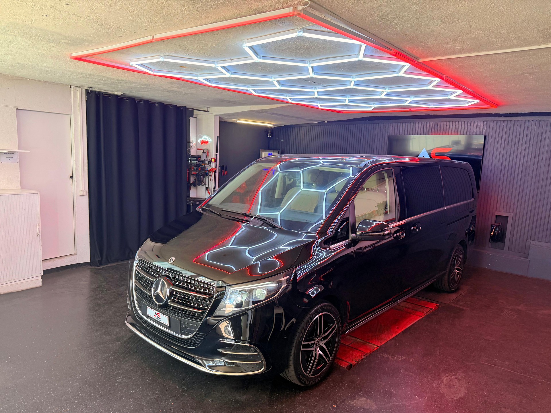 MERCEDES-BENZ V 300 d extralang Swiss Edition 4Matic 9G-Tronic