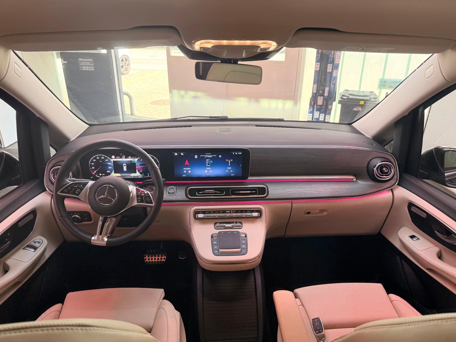MERCEDES-BENZ V 300 d extralang Swiss Edition 4Matic 9G-Tronic-image-9