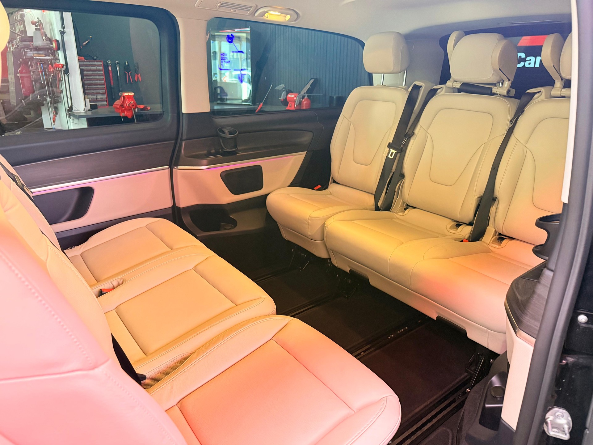 MERCEDES-BENZ V 300 d extralang Swiss Edition 4Matic 9G-Tronic-image-6