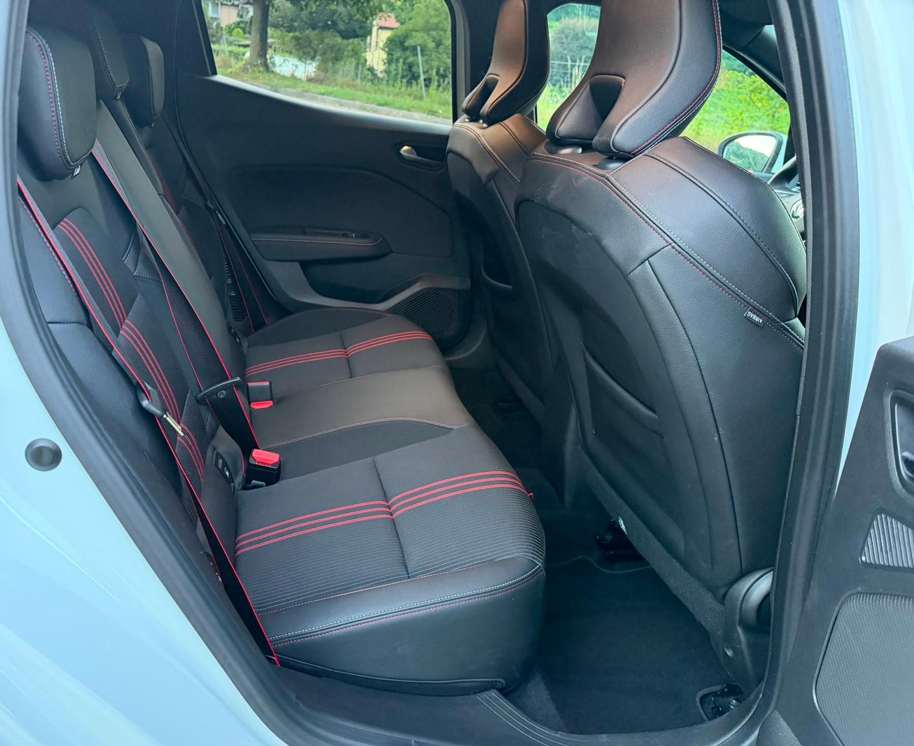 RENAULT Clio 1.6 E-Tech R.S.LINE-image-12