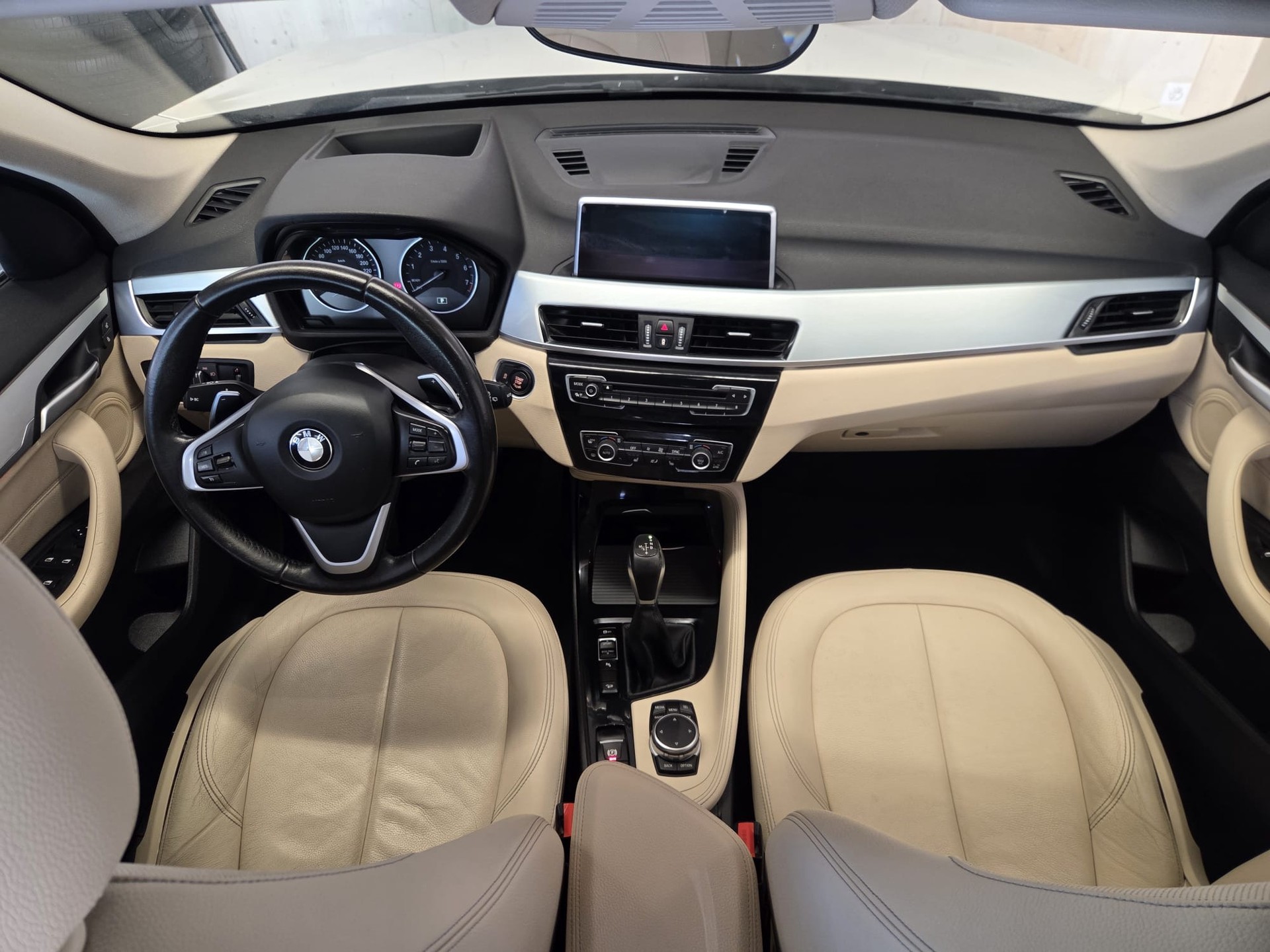 BMW X1 xDrive 25i Steptronic-image-8