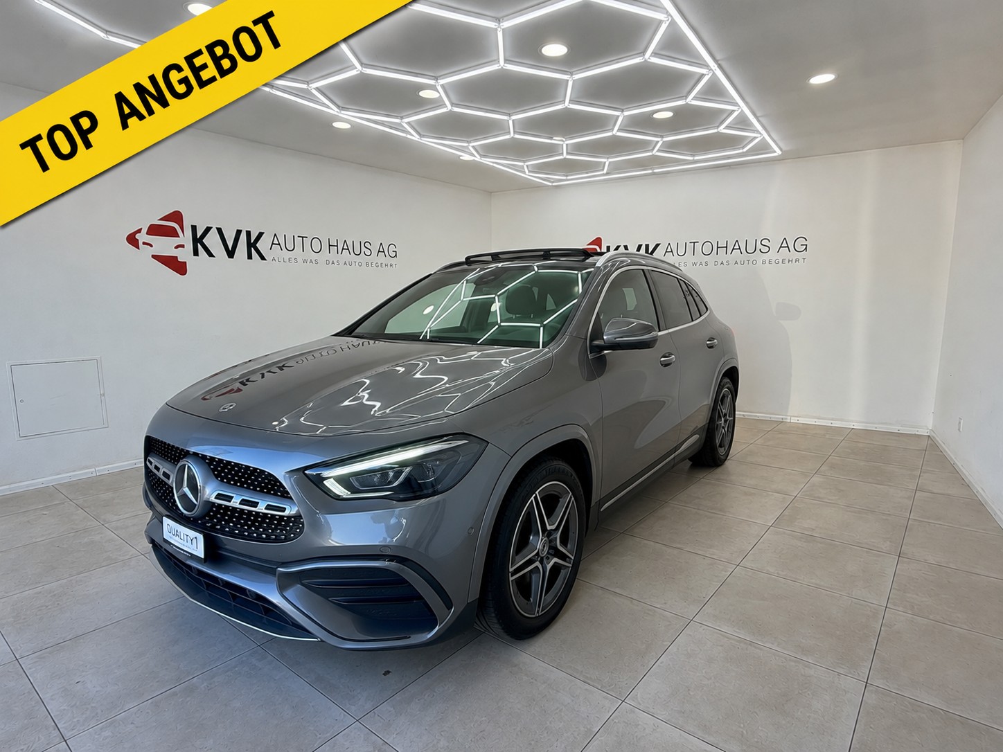 MERCEDES-BENZ GLA 200 AMG Line 7G-DCT | CH-Fahrzeug | Gratis Service 10 Jahre | Panorama | Vollaustattung |